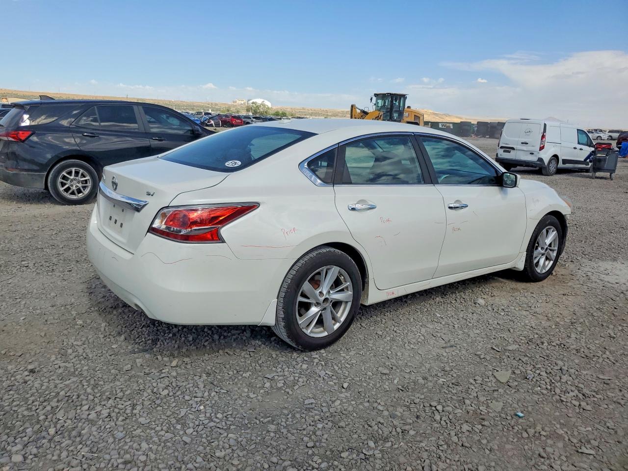 2015 Nissan Altima 2.5 Sv White vin: 1N4AL3AP2FC443076