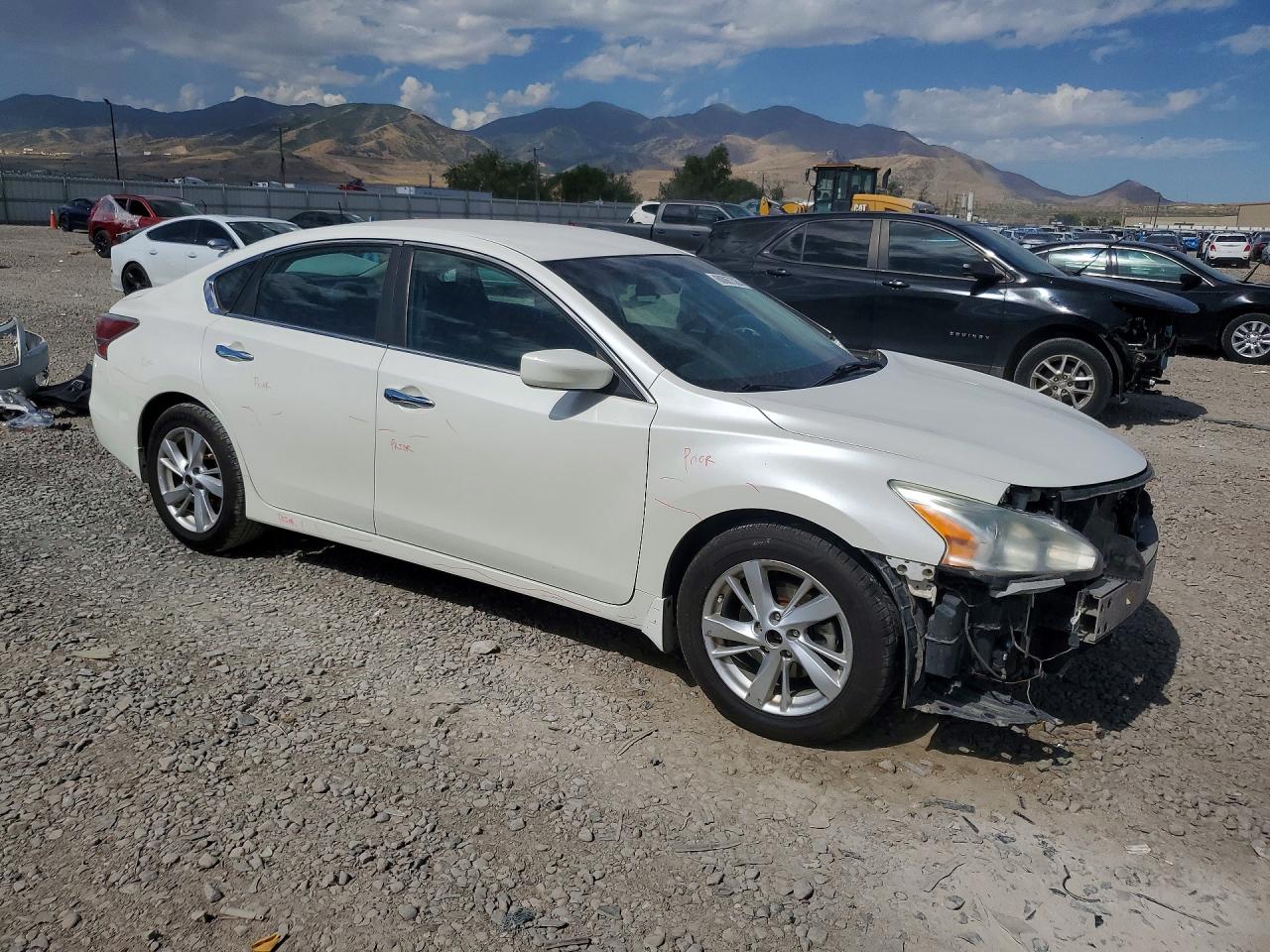 2015 Nissan Altima 2.5 Sv White vin: 1N4AL3AP2FC443076