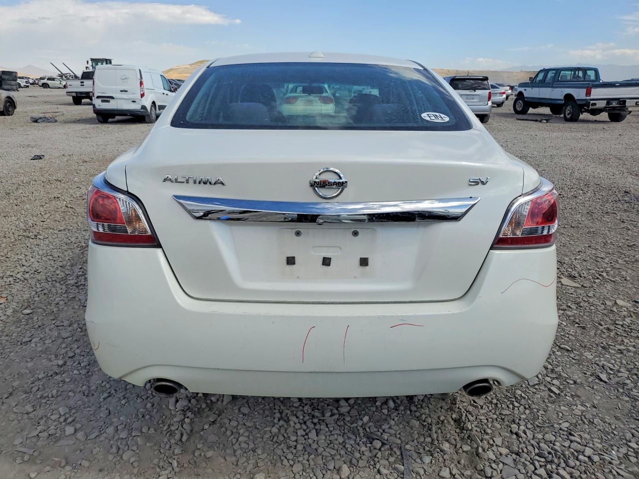 2015 Nissan Altima 2.5 Sv White vin: 1N4AL3AP2FC443076
