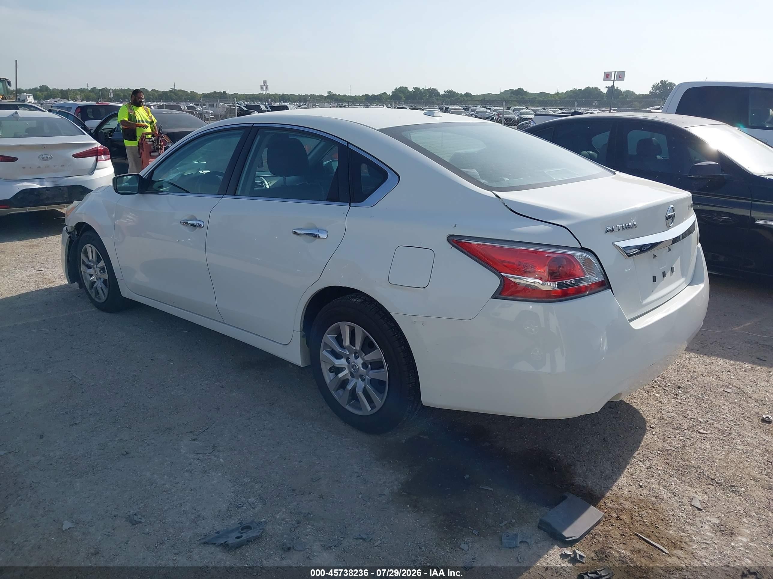 2015 Nissan Altima 2.5/2.5 S/2.5 Sl/2.5 Sv White vin: 1N4AL3AP2FC458208