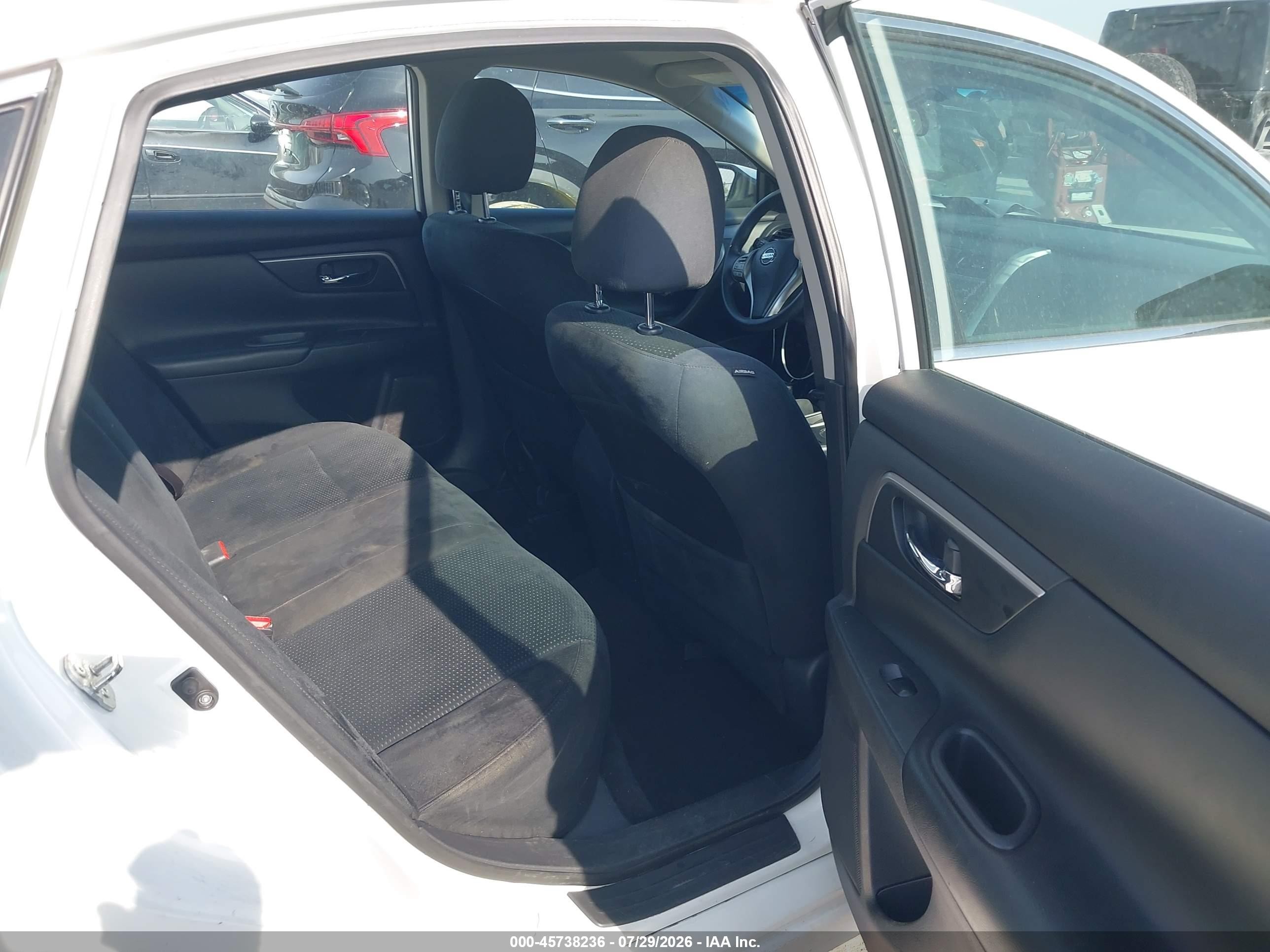 2015 Nissan Altima 2.5/2.5 S/2.5 Sl/2.5 Sv White vin: 1N4AL3AP2FC458208
