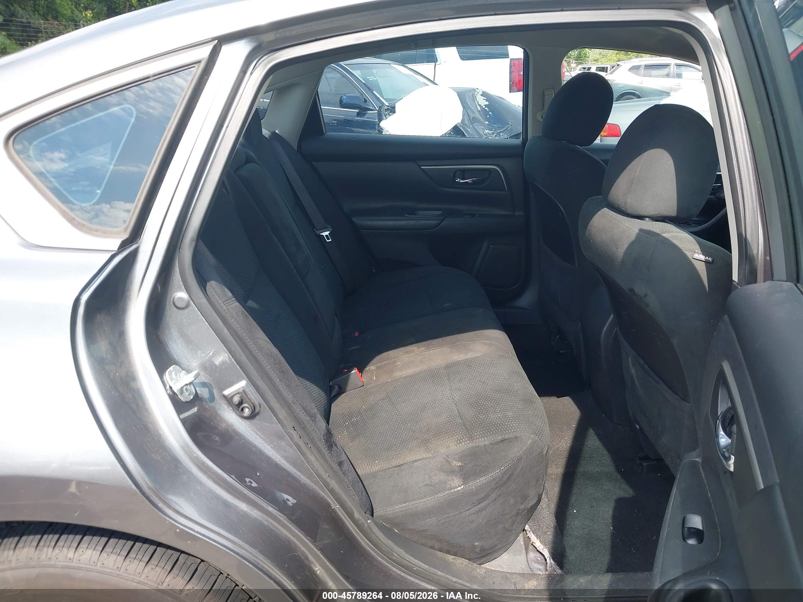 2015 Nissan Altima 2.5 S Серебряный vin: 1N4AL3AP2FC466423