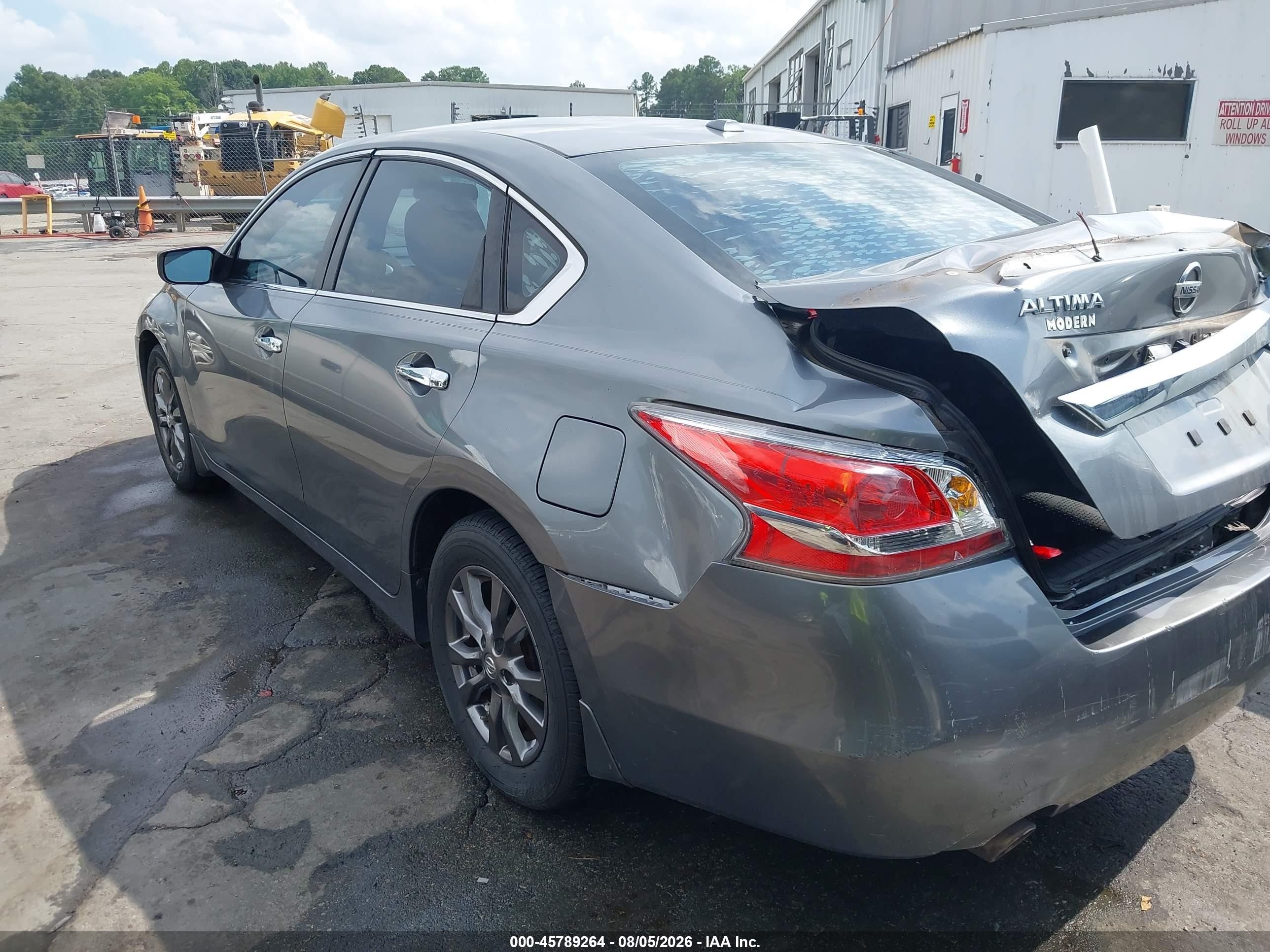 2015 Nissan Altima 2.5 S Серебряный vin: 1N4AL3AP2FC466423