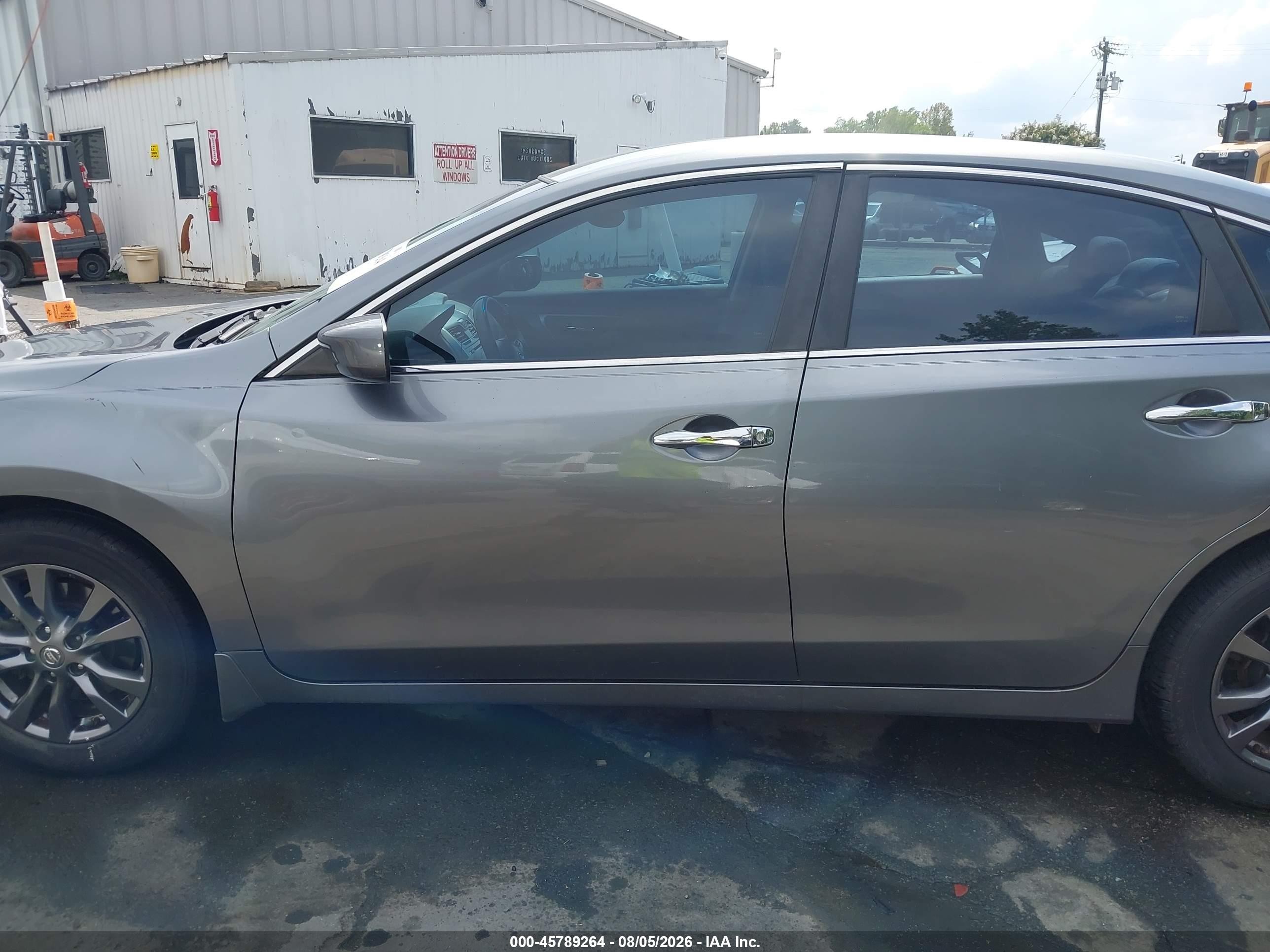 2015 Nissan Altima 2.5 S Серебряный vin: 1N4AL3AP2FC466423