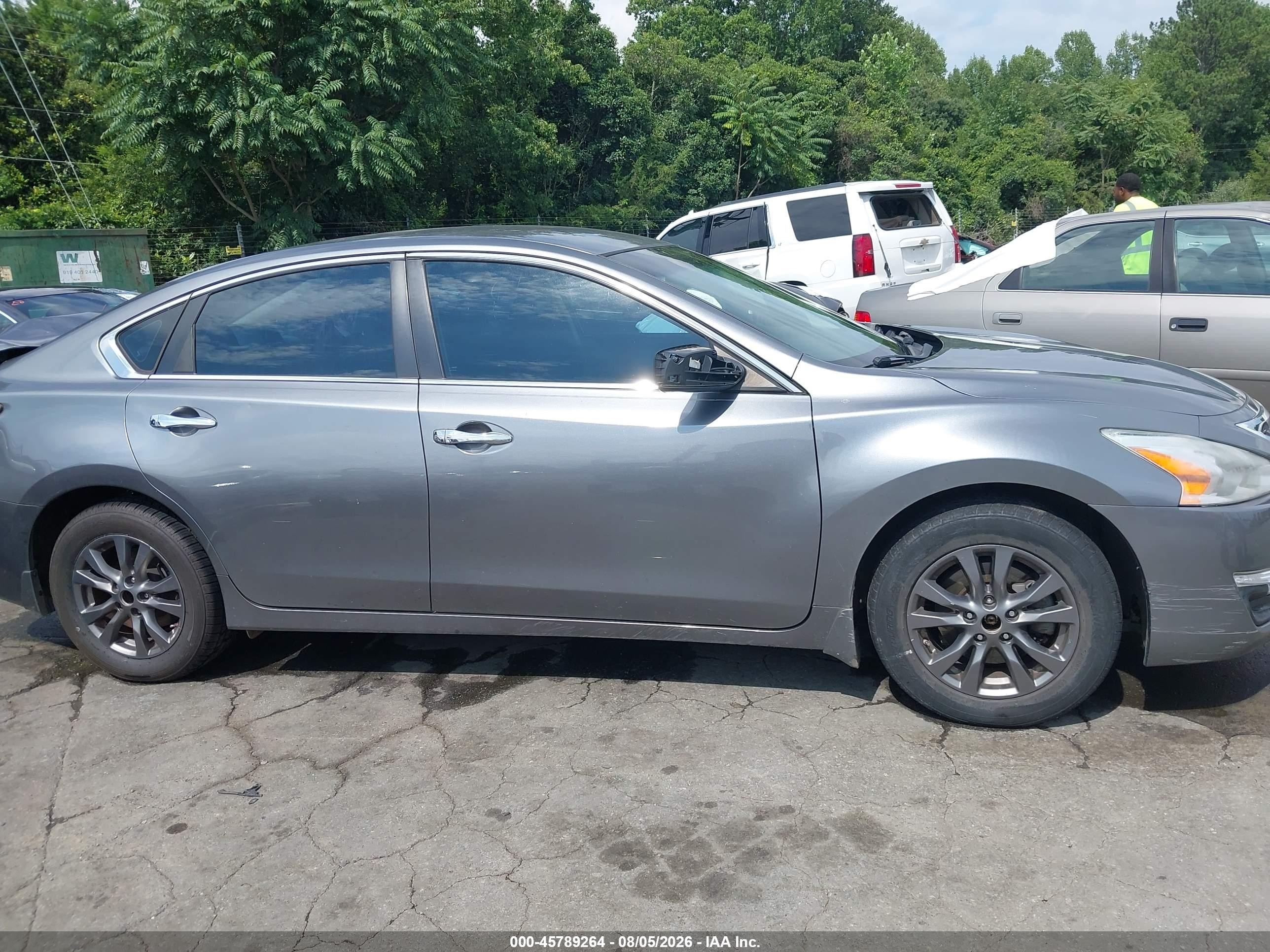 2015 Nissan Altima 2.5 S Серебряный vin: 1N4AL3AP2FC466423