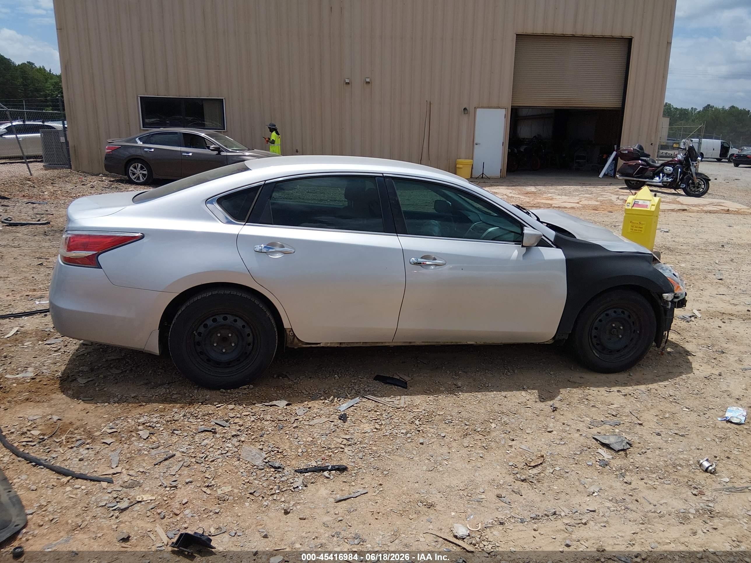 2015 Nissan Altima 2.5 S Silver vin: 1N4AL3AP2FC477910