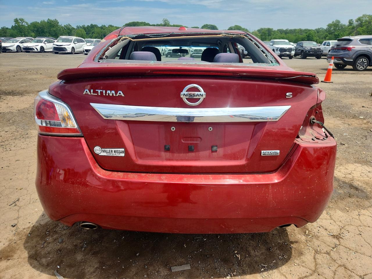 2015 Nissan Altima 2.5 S Red vin: 1N4AL3AP2FC483397