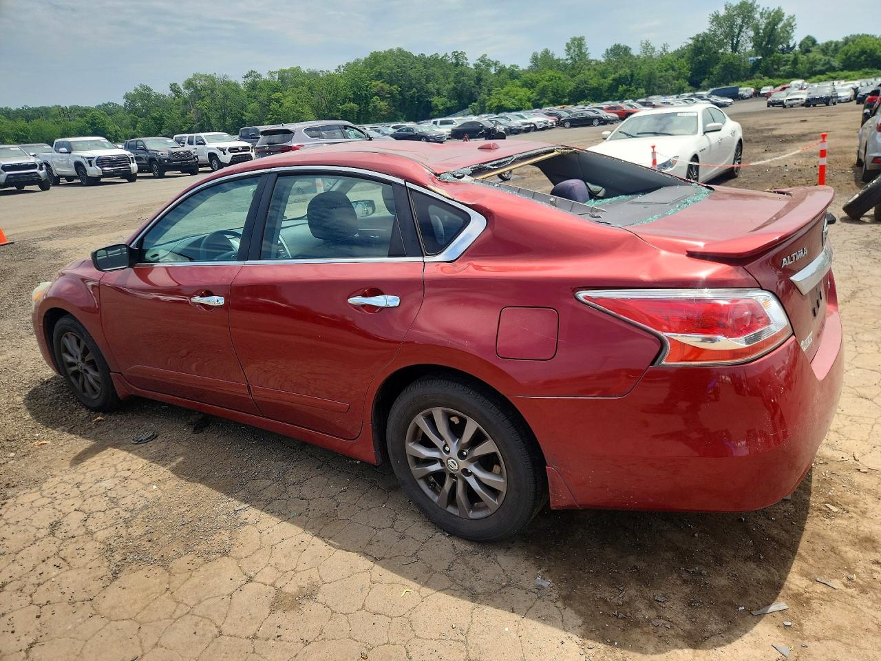 2015 Nissan Altima 2.5 S Red vin: 1N4AL3AP2FC483397