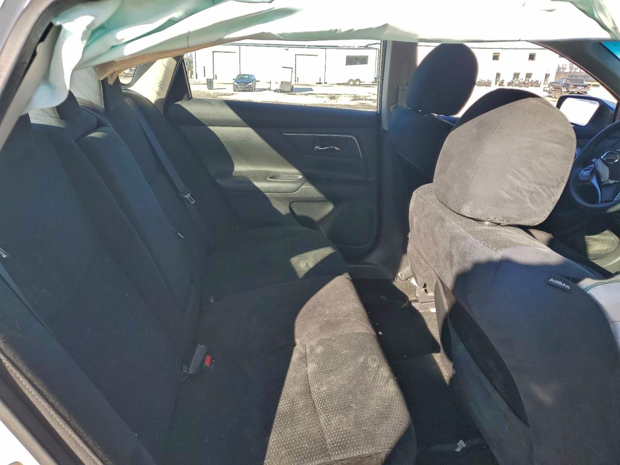 2015 Nissan Altima 2.5s White vin: 1N4AL3AP2FC492018