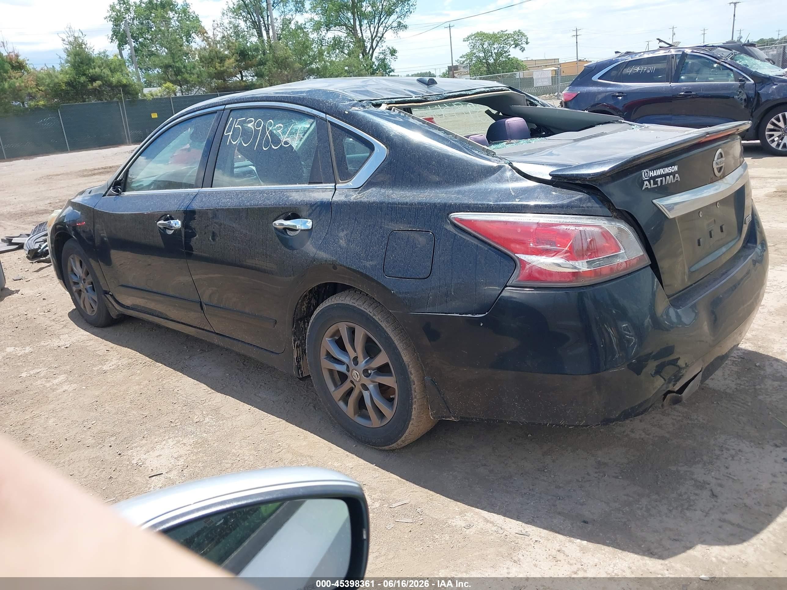 2015 Nissan Altima 2.5 S Черный vin: 1N4AL3AP2FC497977