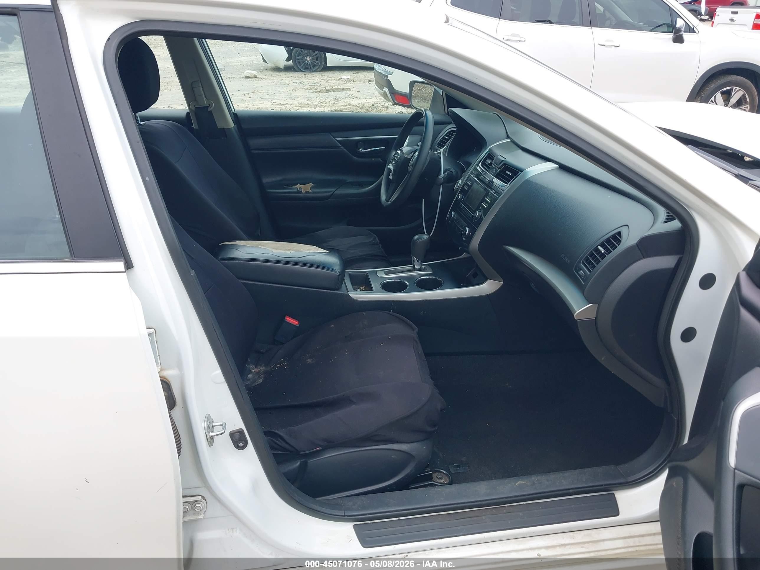 2015 Nissan Altima 2.5 S White vin: 1N4AL3AP2FC498949
