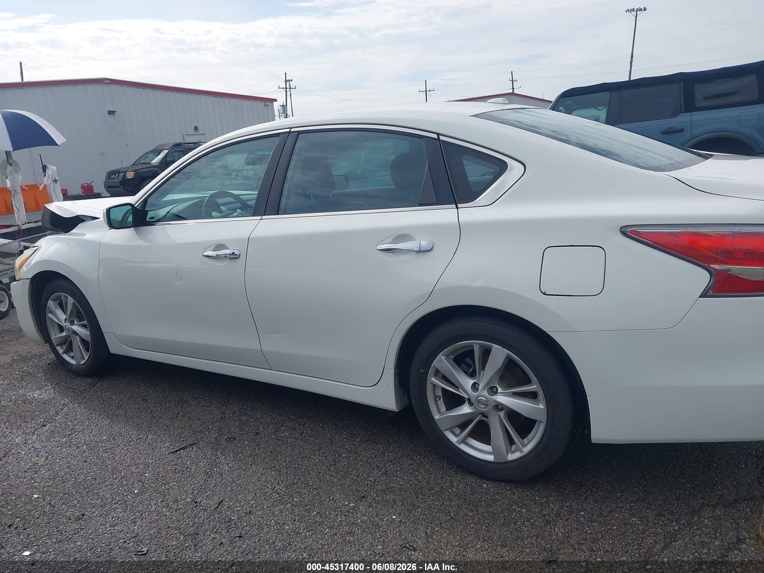 2015 Nissan Altima 2.5 Sv White vin: 1N4AL3AP2FC577599