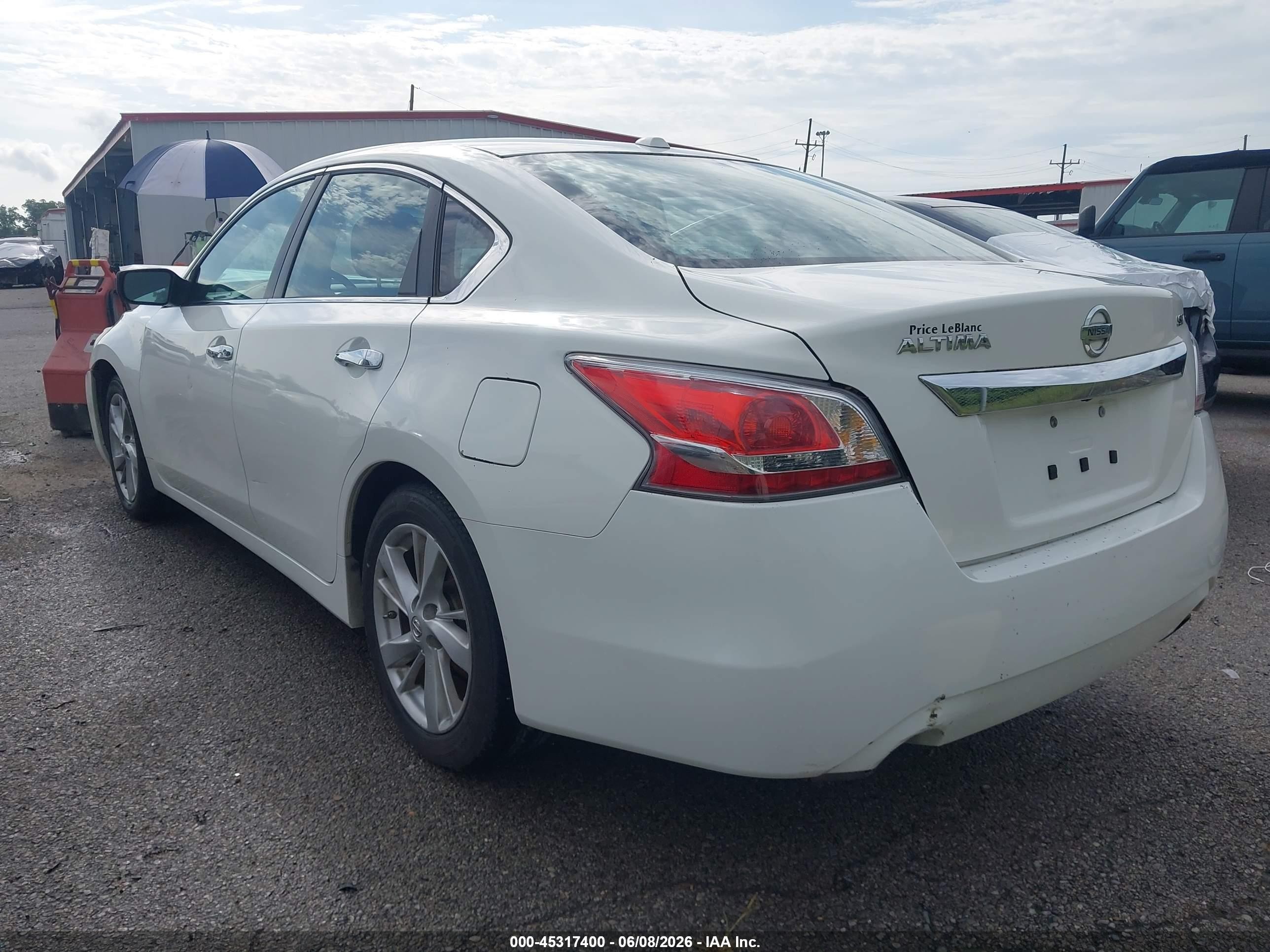 2015 Nissan Altima 2.5 Sv White vin: 1N4AL3AP2FC577599