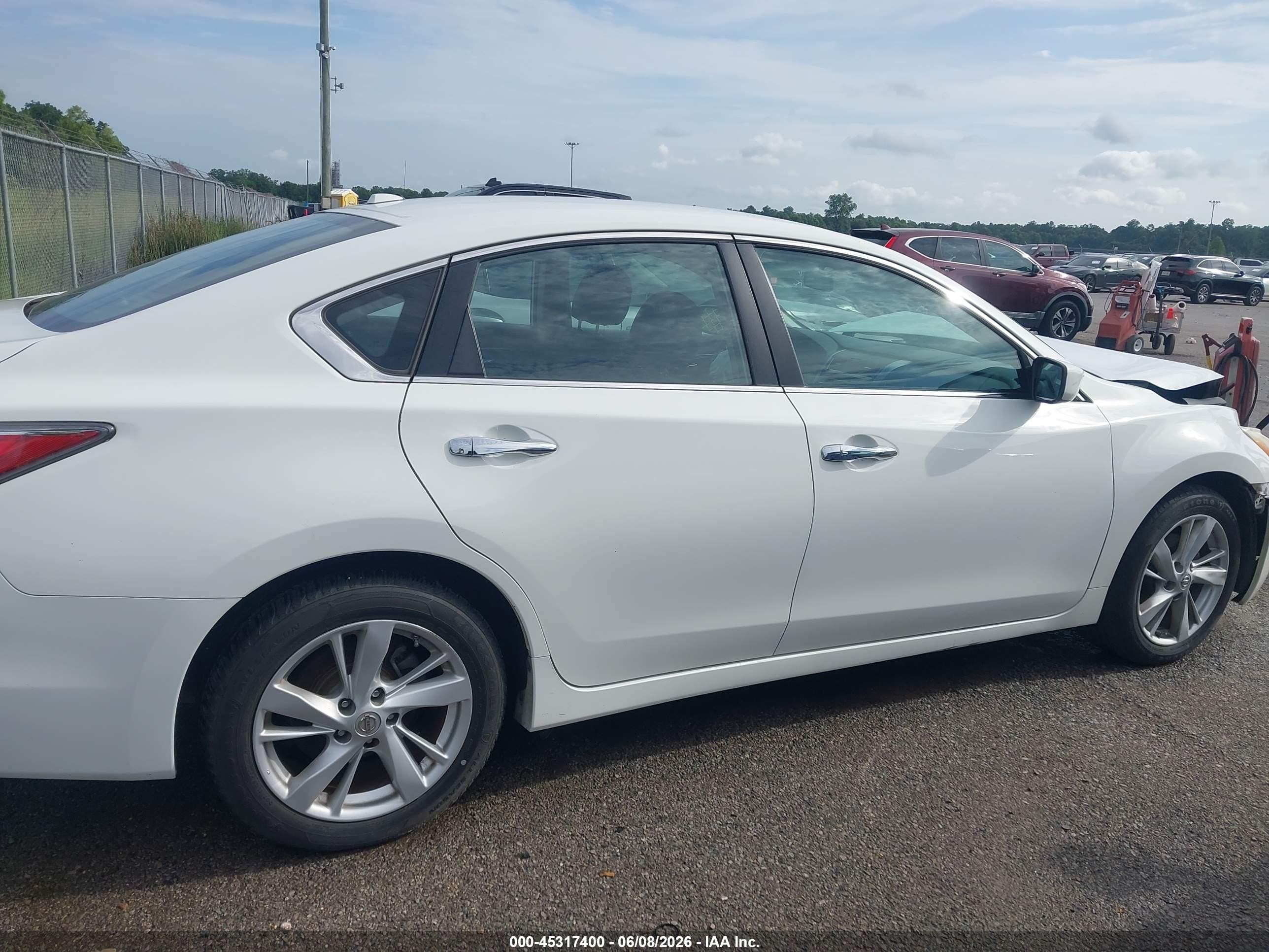2015 Nissan Altima 2.5 Sv White vin: 1N4AL3AP2FC577599
