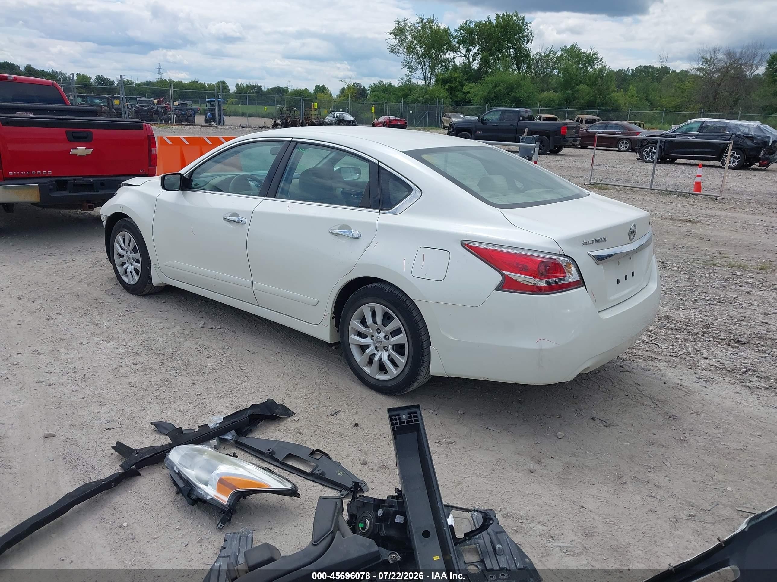 2015 Nissan Altima 2.5 S White vin: 1N4AL3AP2FC580406