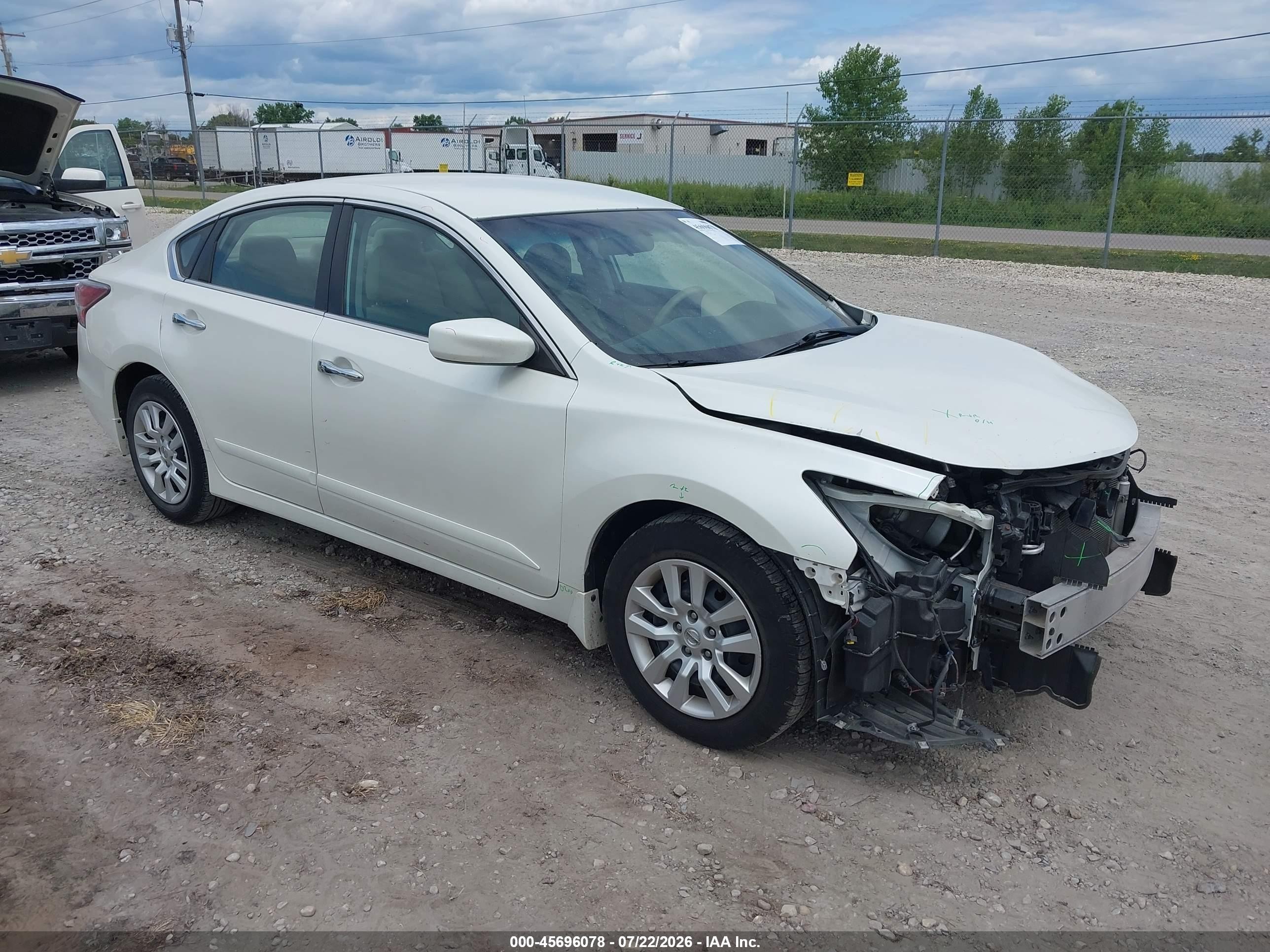 2015 Nissan Altima 2.5 S White vin: 1N4AL3AP2FC580406