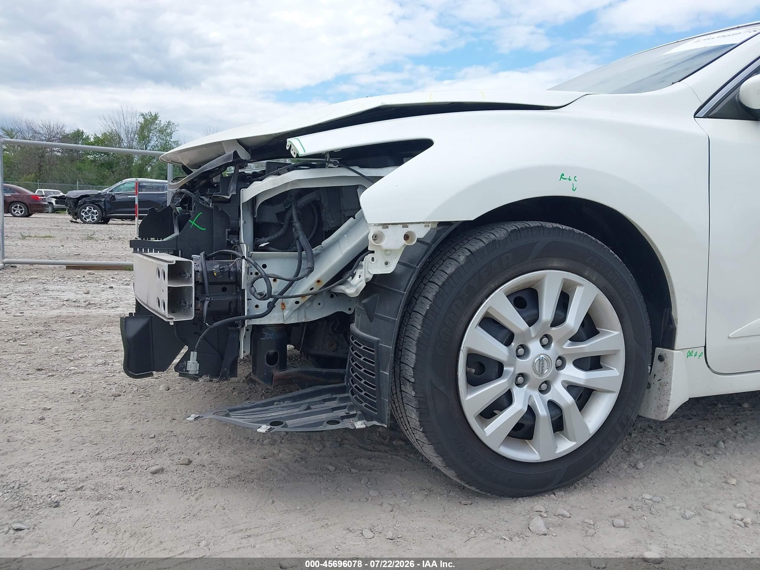 2015 Nissan Altima 2.5 S White vin: 1N4AL3AP2FC580406