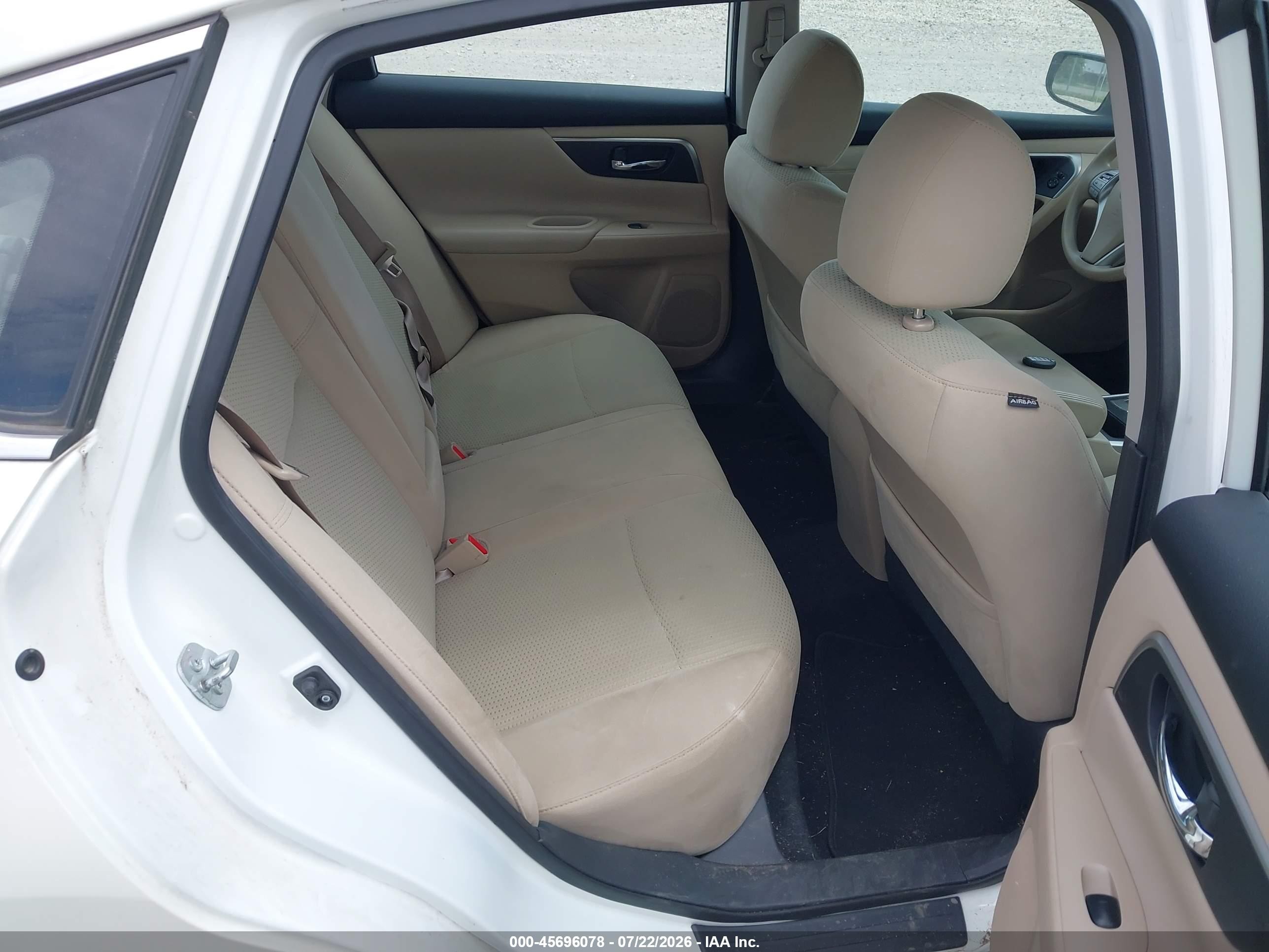 2015 Nissan Altima 2.5 S White vin: 1N4AL3AP2FC580406