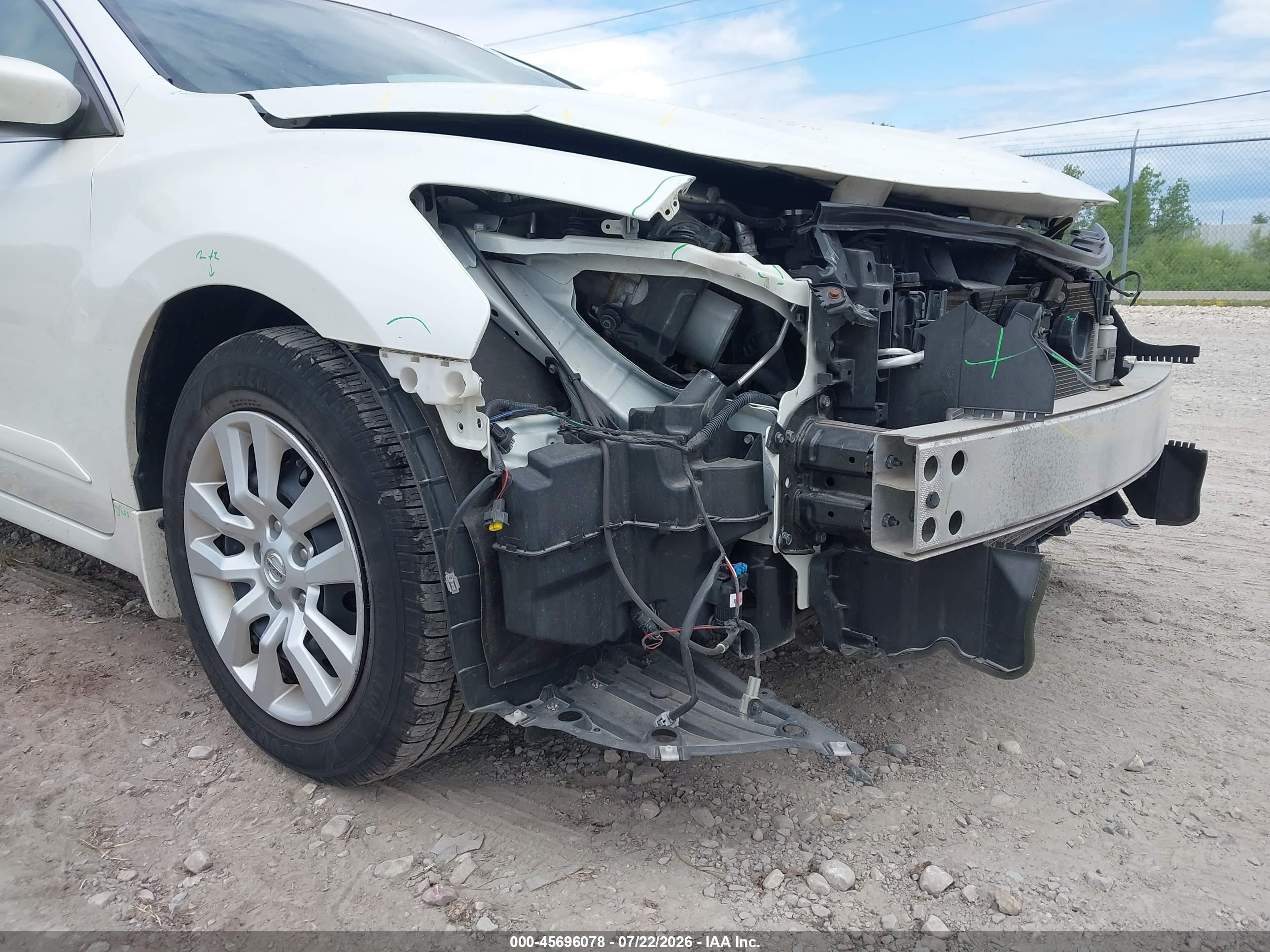 2015 Nissan Altima 2.5 S White vin: 1N4AL3AP2FC580406