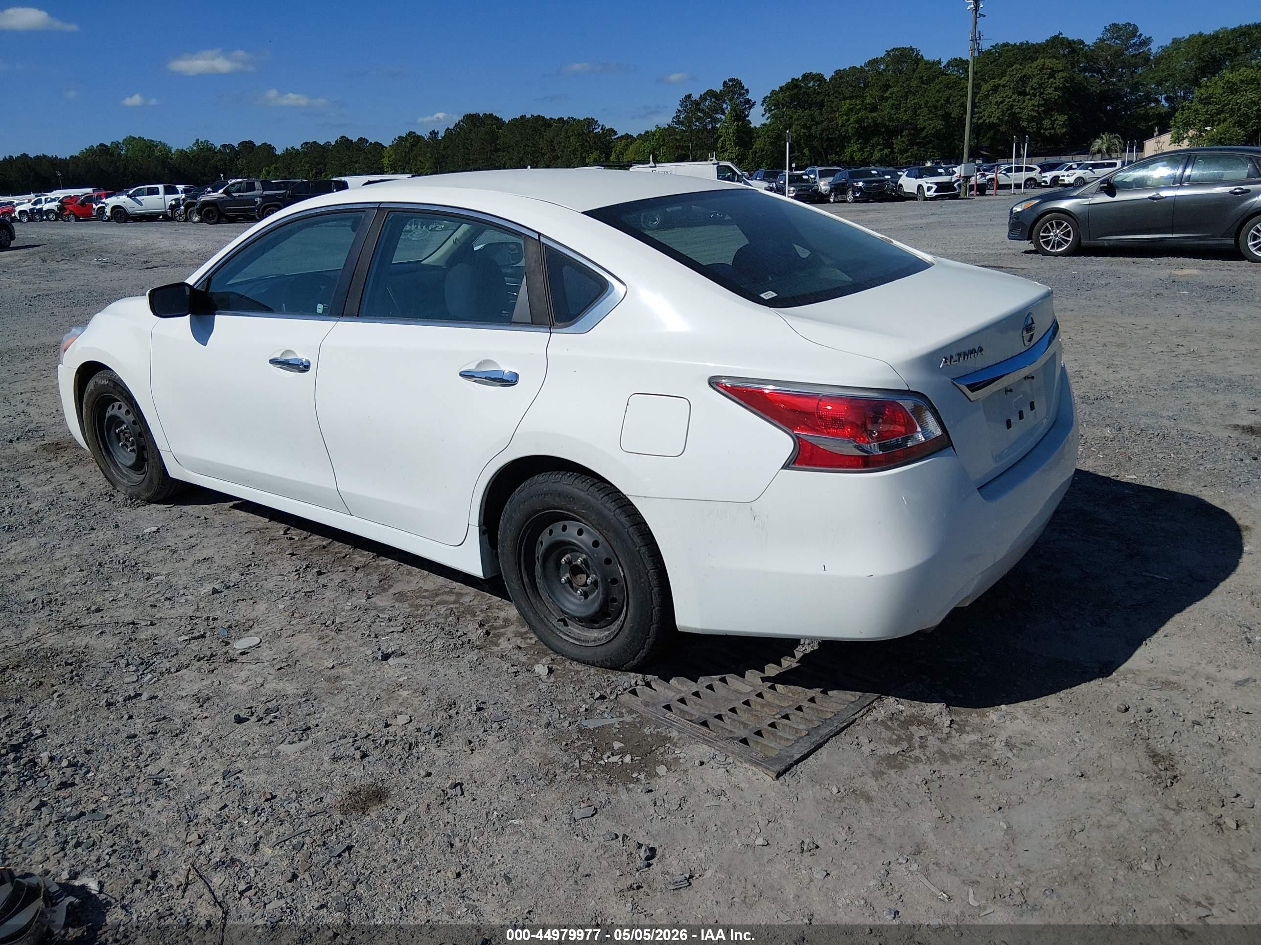 2015 Nissan Altima 2.5 White vin: 1N4AL3AP2FC591146