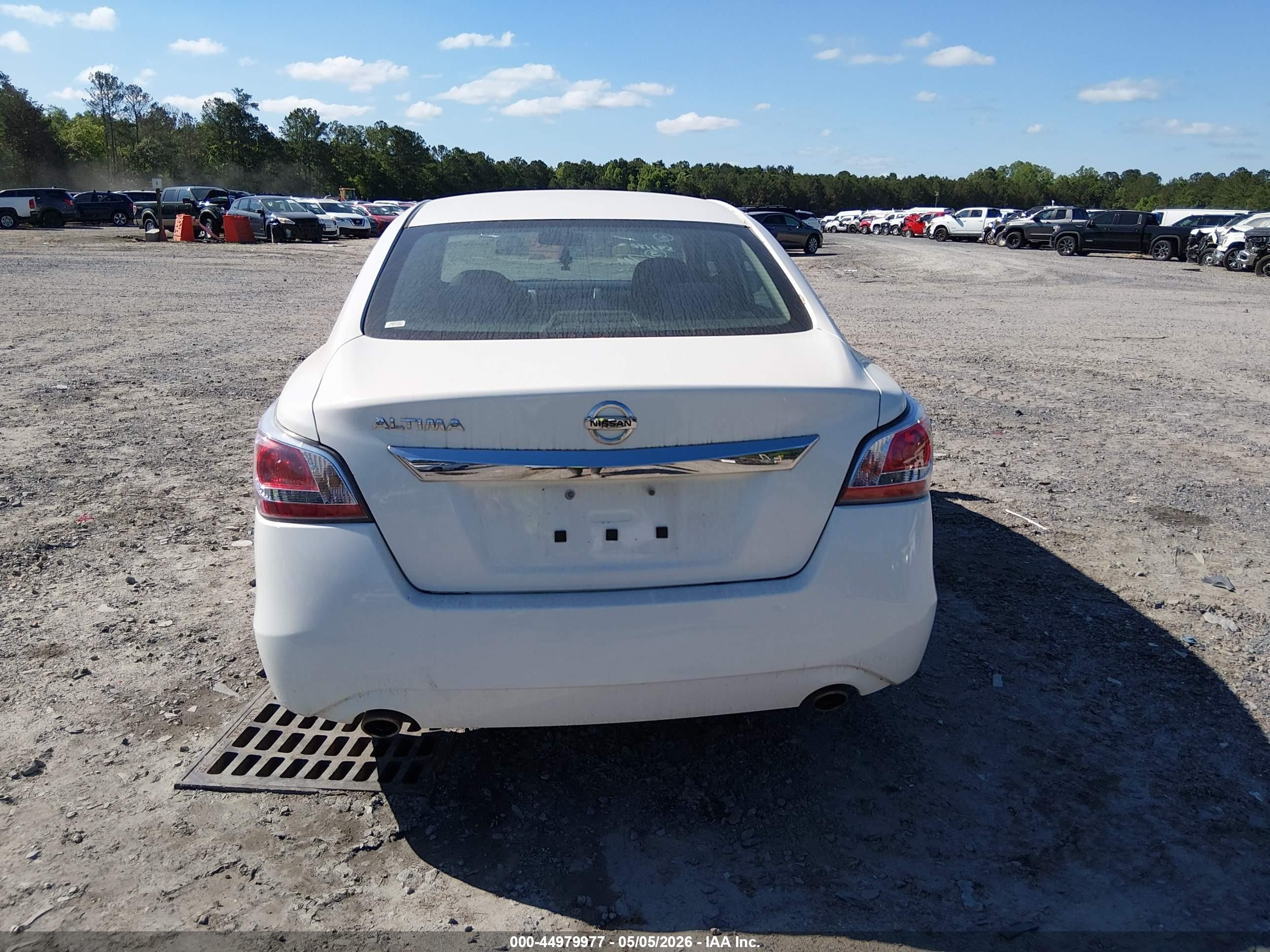 2015 Nissan Altima 2.5 White vin: 1N4AL3AP2FC591146