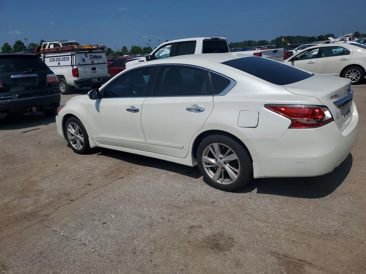2015 Nissan Altima 2.5 Sv White vin: 1N4AL3AP2FC594192