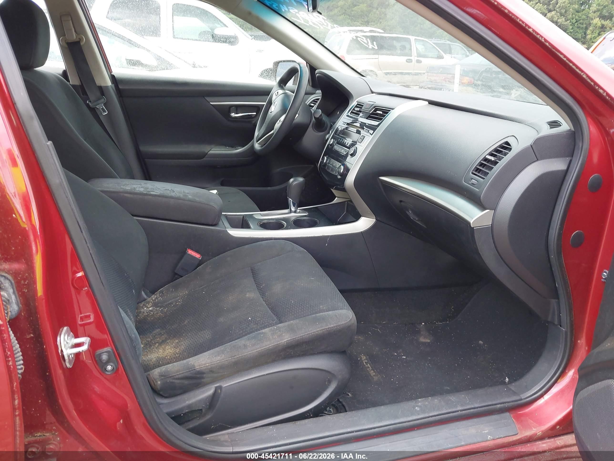 2015 Nissan Altima 2.5/2.5 S/2.5 Sl/2.5 Sv Red vin: 1N4AL3AP2FN300603