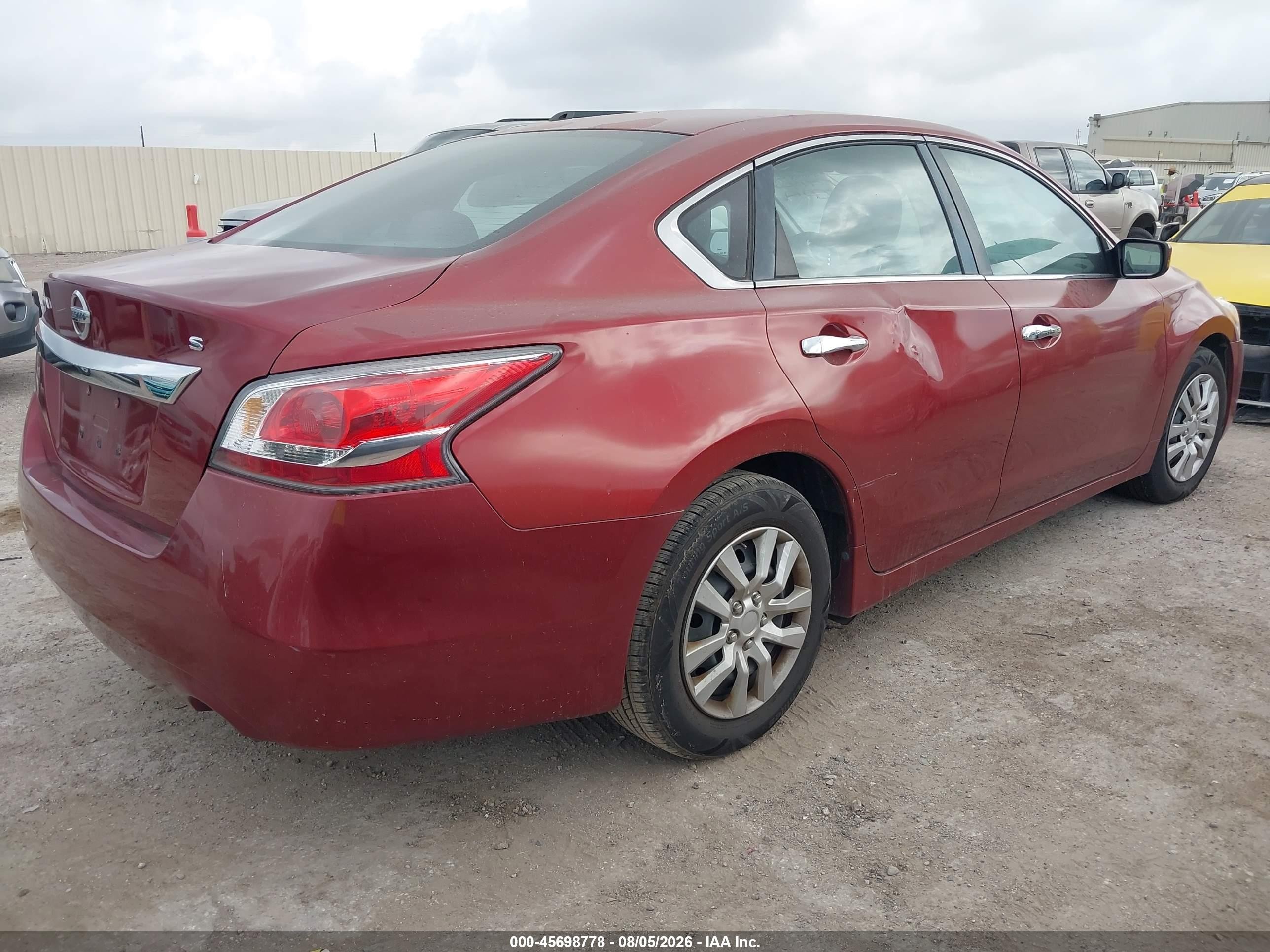 2015 Nissan Altima 2.5/2.5 S/2.5 Sl/2.5 Sv Red vin: 1N4AL3AP2FN301976