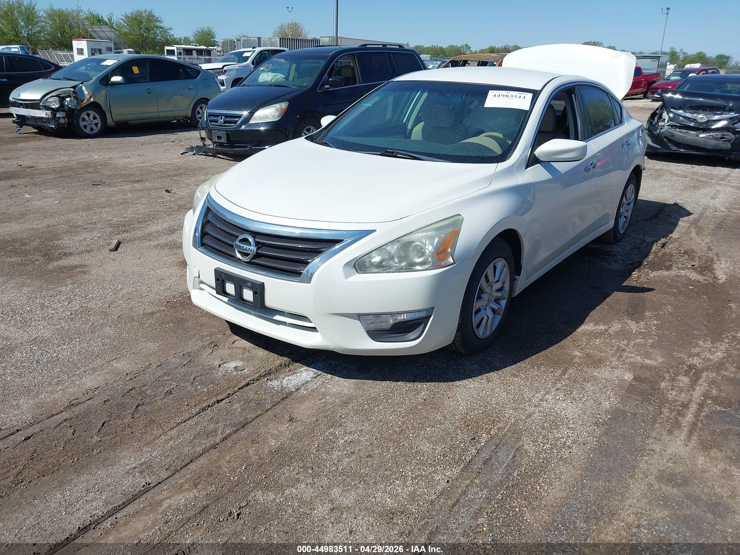 2015 Nissan Altima 2.5/2.5 S/2.5 Sl/2.5 Sv White vin: 1N4AL3AP2FN302853