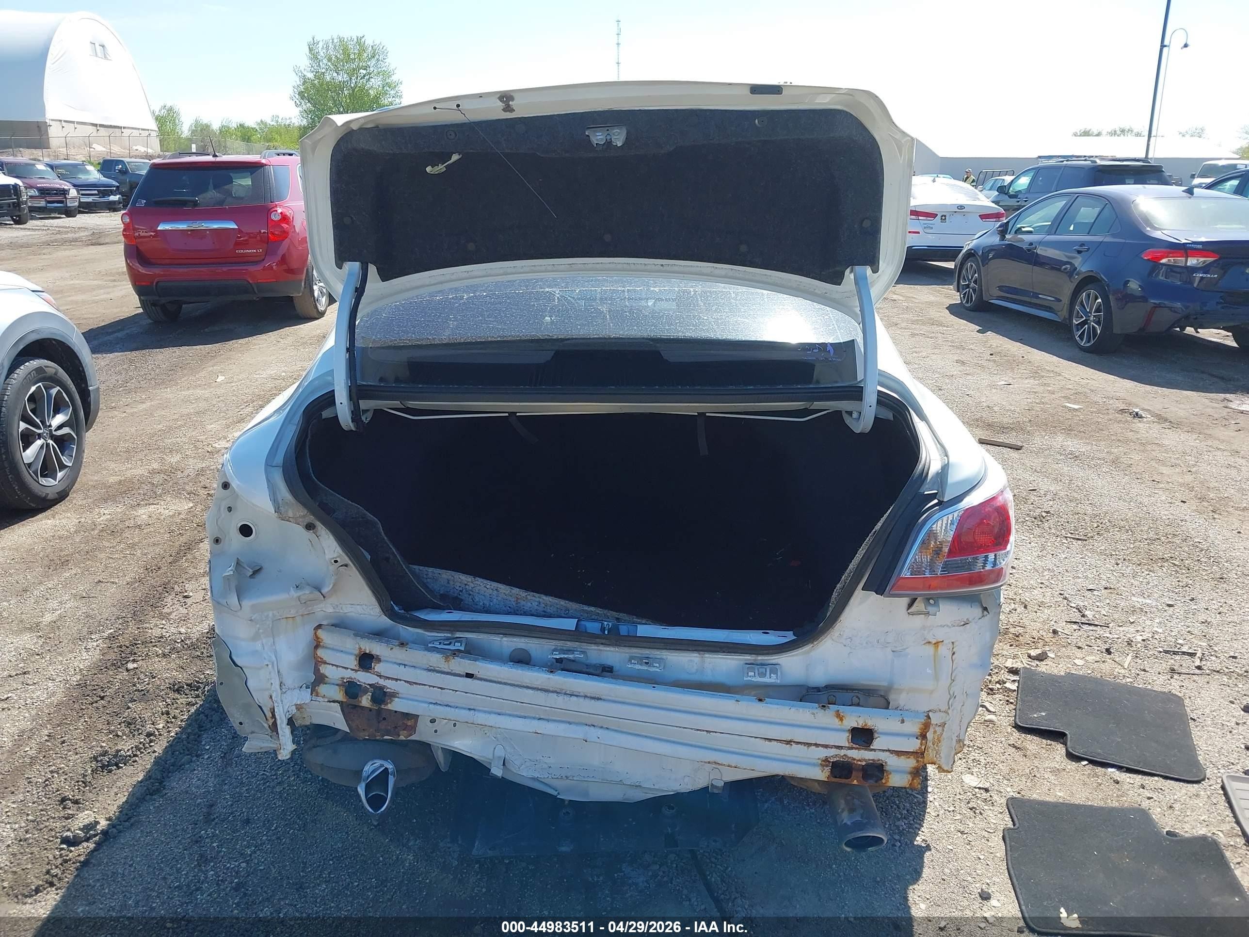 2015 Nissan Altima 2.5/2.5 S/2.5 Sl/2.5 Sv White vin: 1N4AL3AP2FN302853