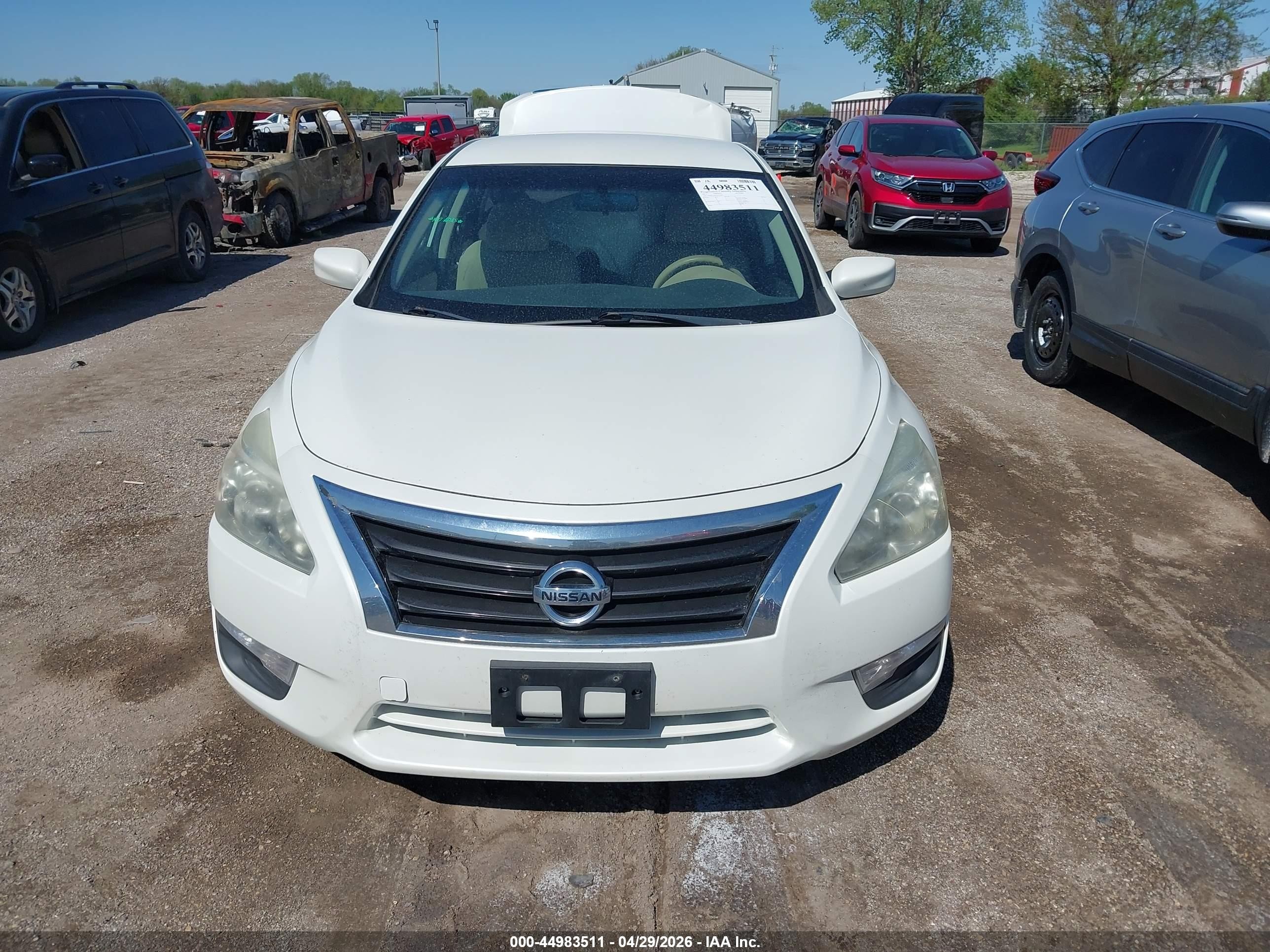 2015 Nissan Altima 2.5/2.5 S/2.5 Sl/2.5 Sv White vin: 1N4AL3AP2FN302853
