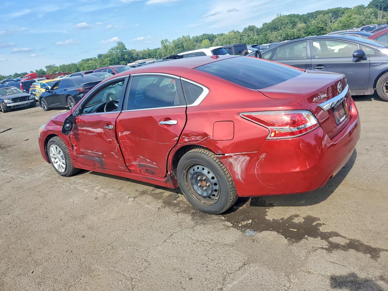 2015 Nissan Altima 2.5 S Red vin: 1N4AL3AP2FN310810