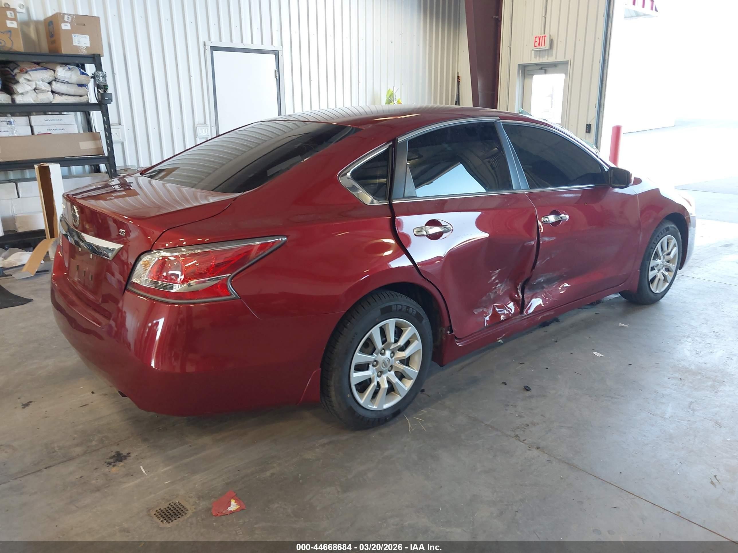 2015 Nissan Altima 2.5 S Red vin: 1N4AL3AP2FN313741
