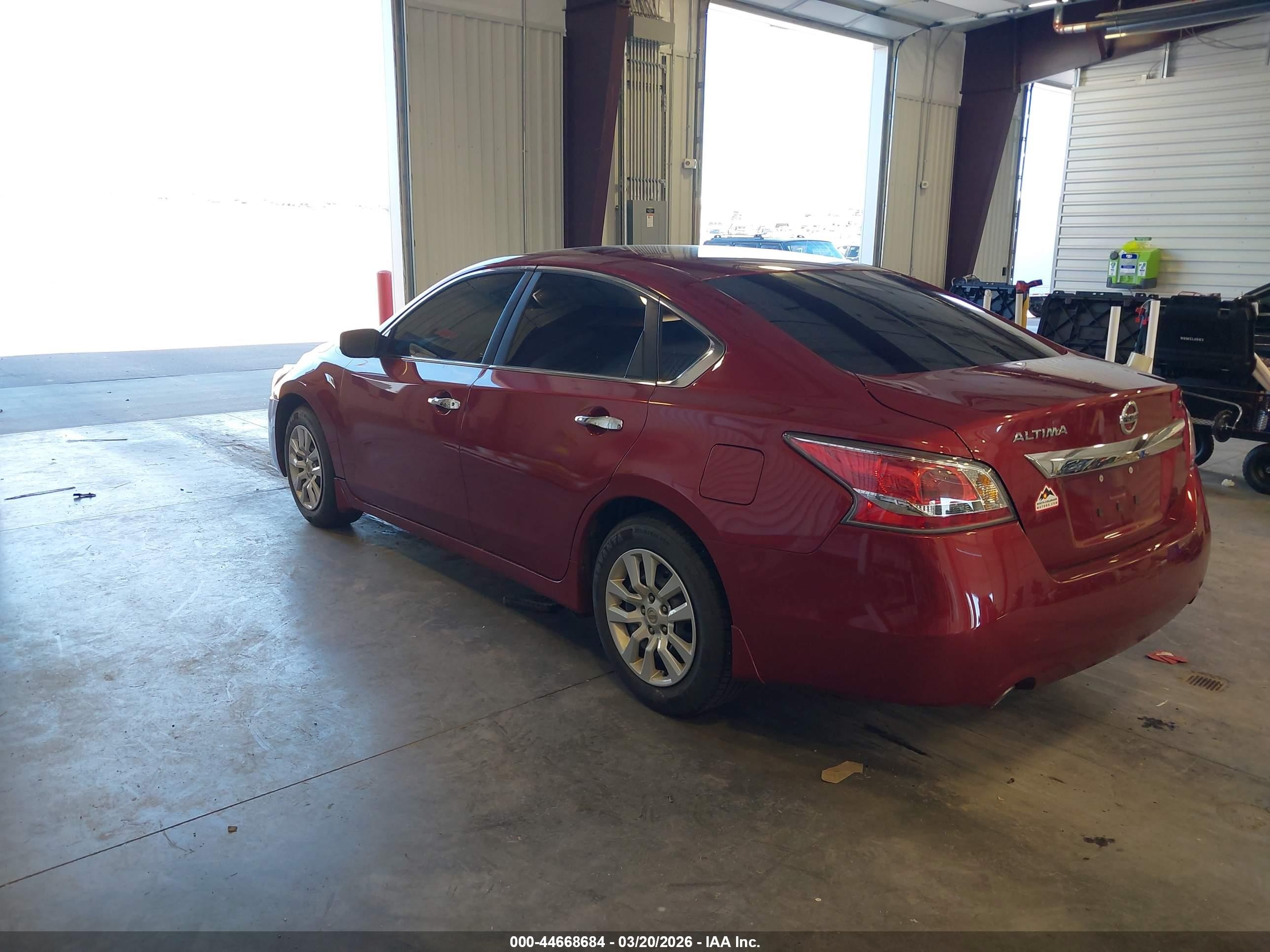 2015 Nissan Altima 2.5 S Red vin: 1N4AL3AP2FN313741