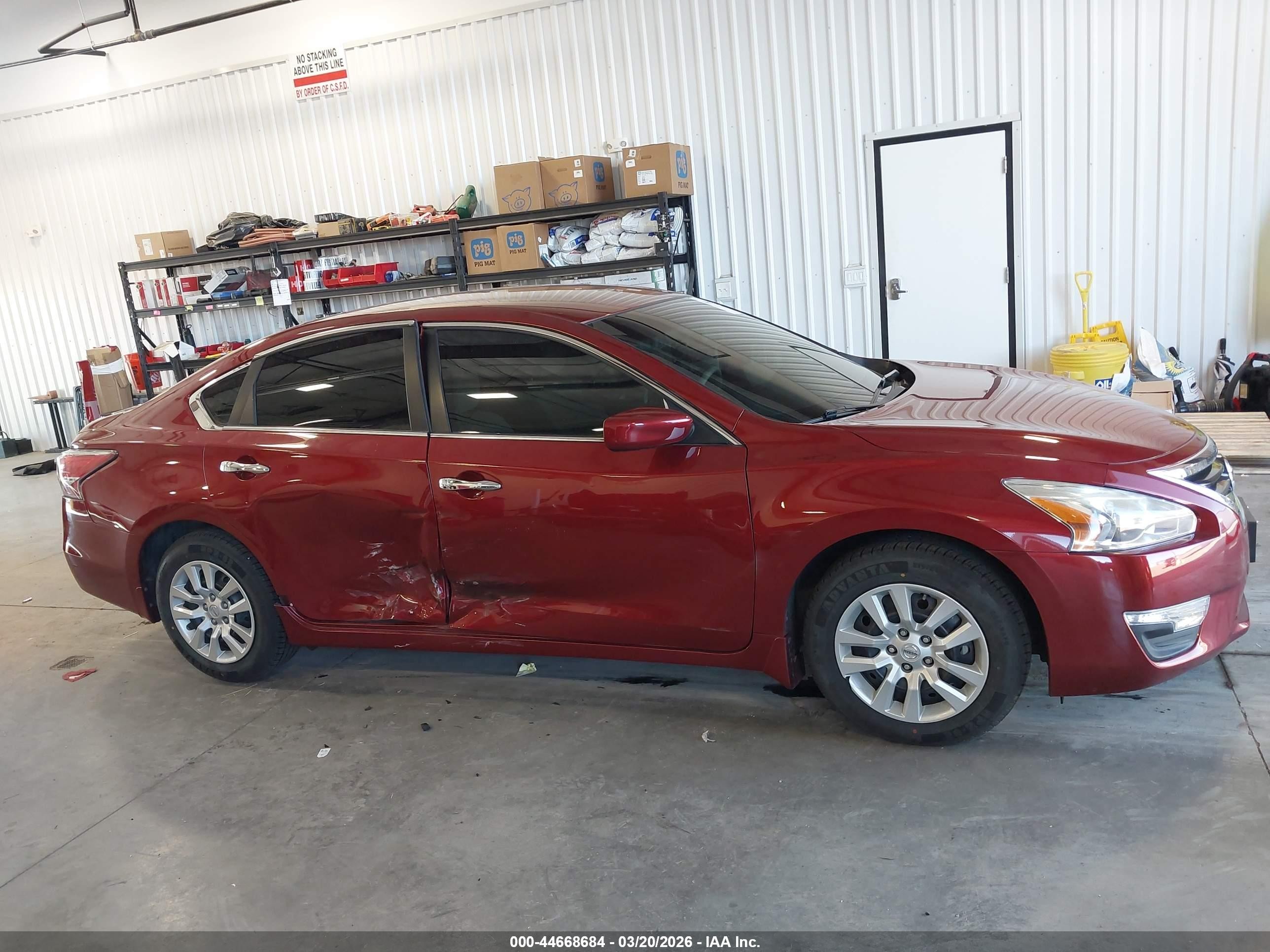 2015 Nissan Altima 2.5 S Red vin: 1N4AL3AP2FN313741