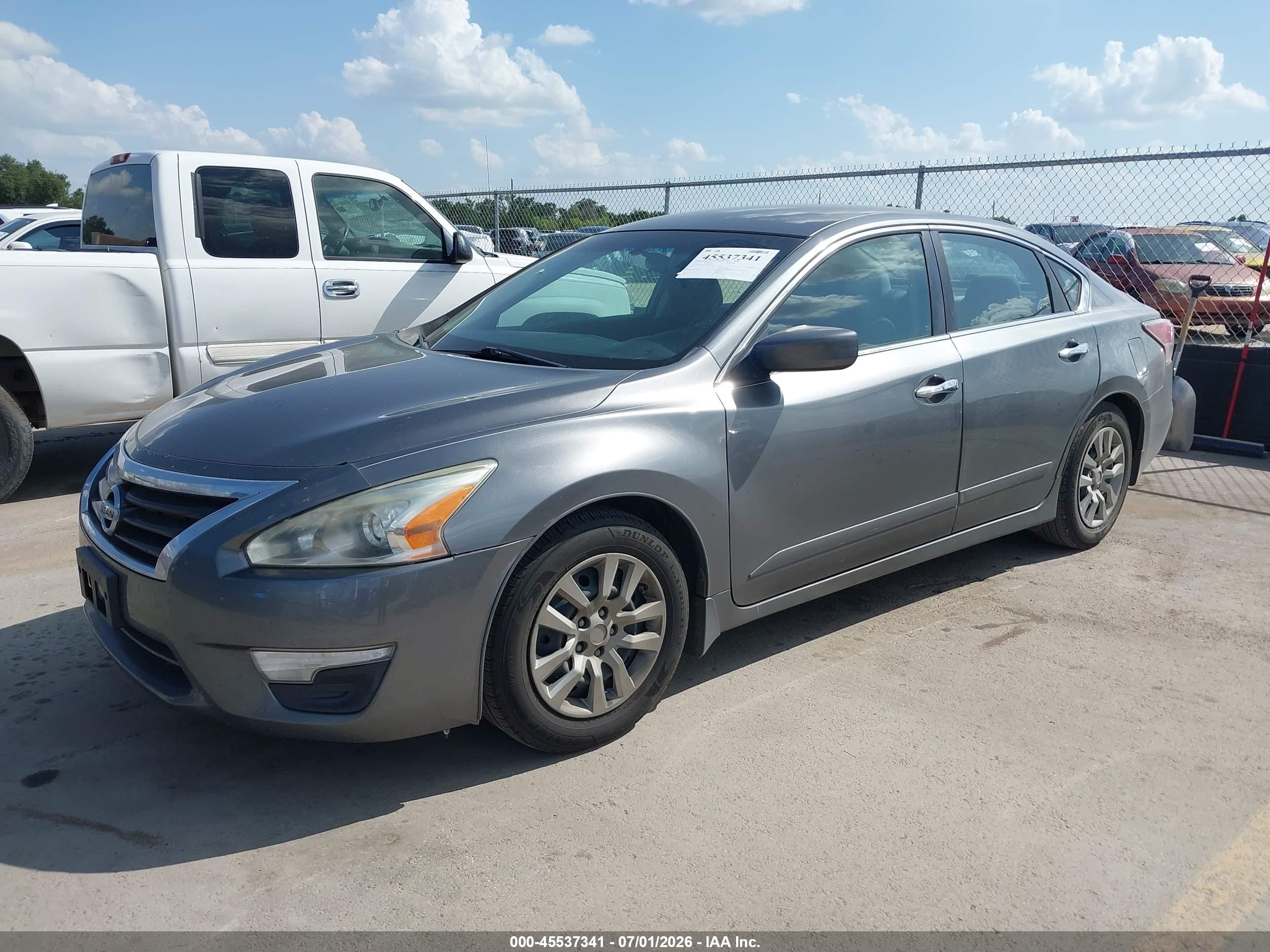 2015 Nissan Altima 2.5 S Серый vin: 1N4AL3AP2FN318339