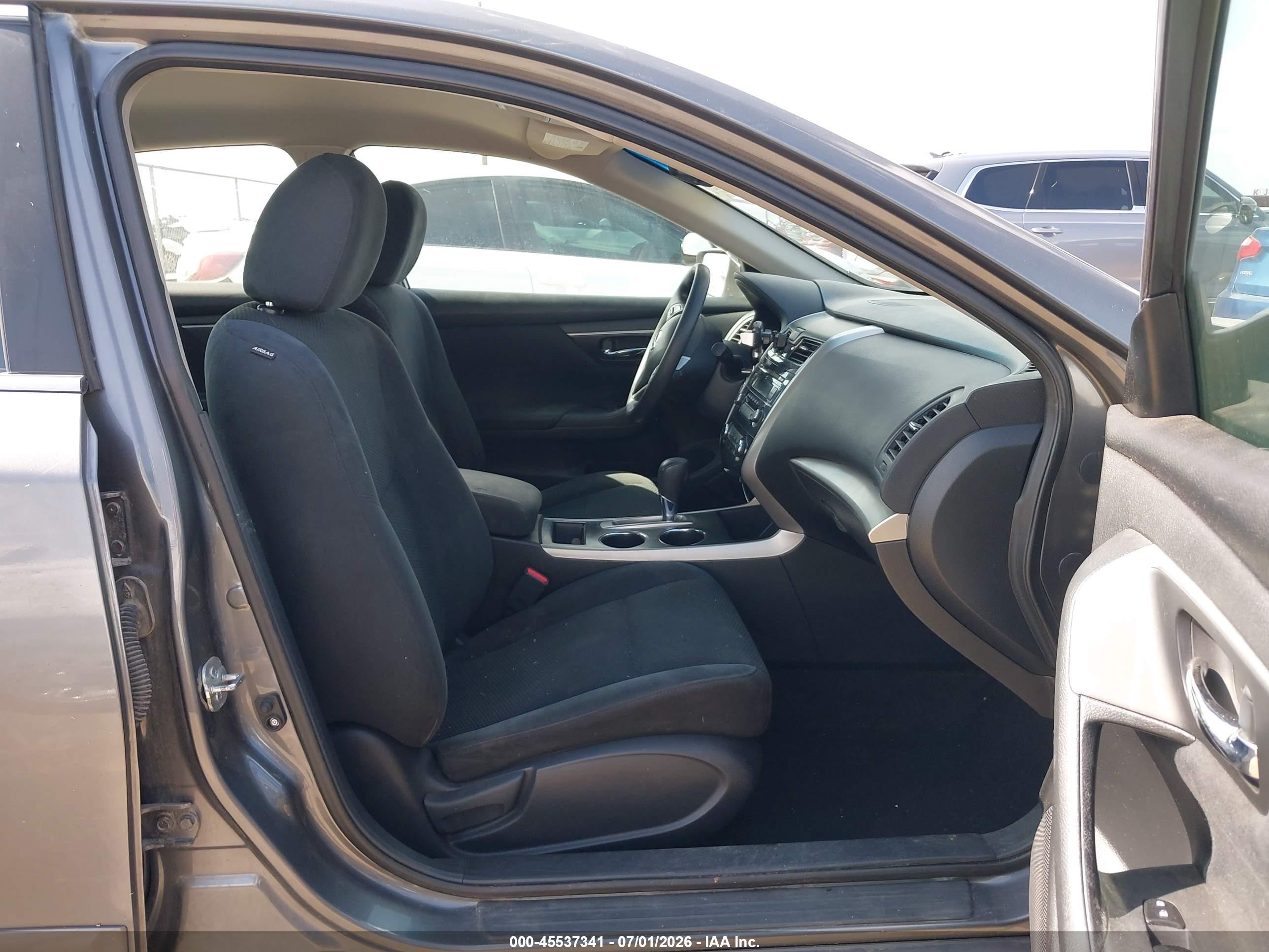 2015 Nissan Altima 2.5 S Серый vin: 1N4AL3AP2FN318339