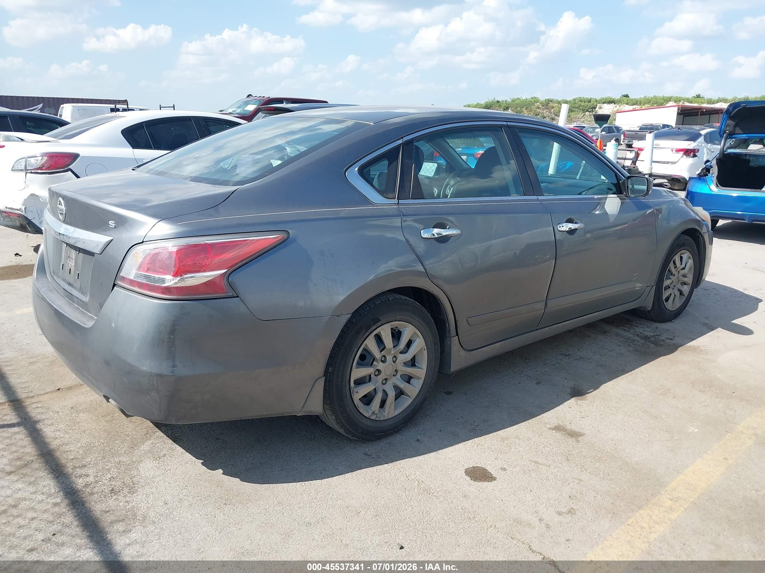 2015 Nissan Altima 2.5 S Серый vin: 1N4AL3AP2FN318339