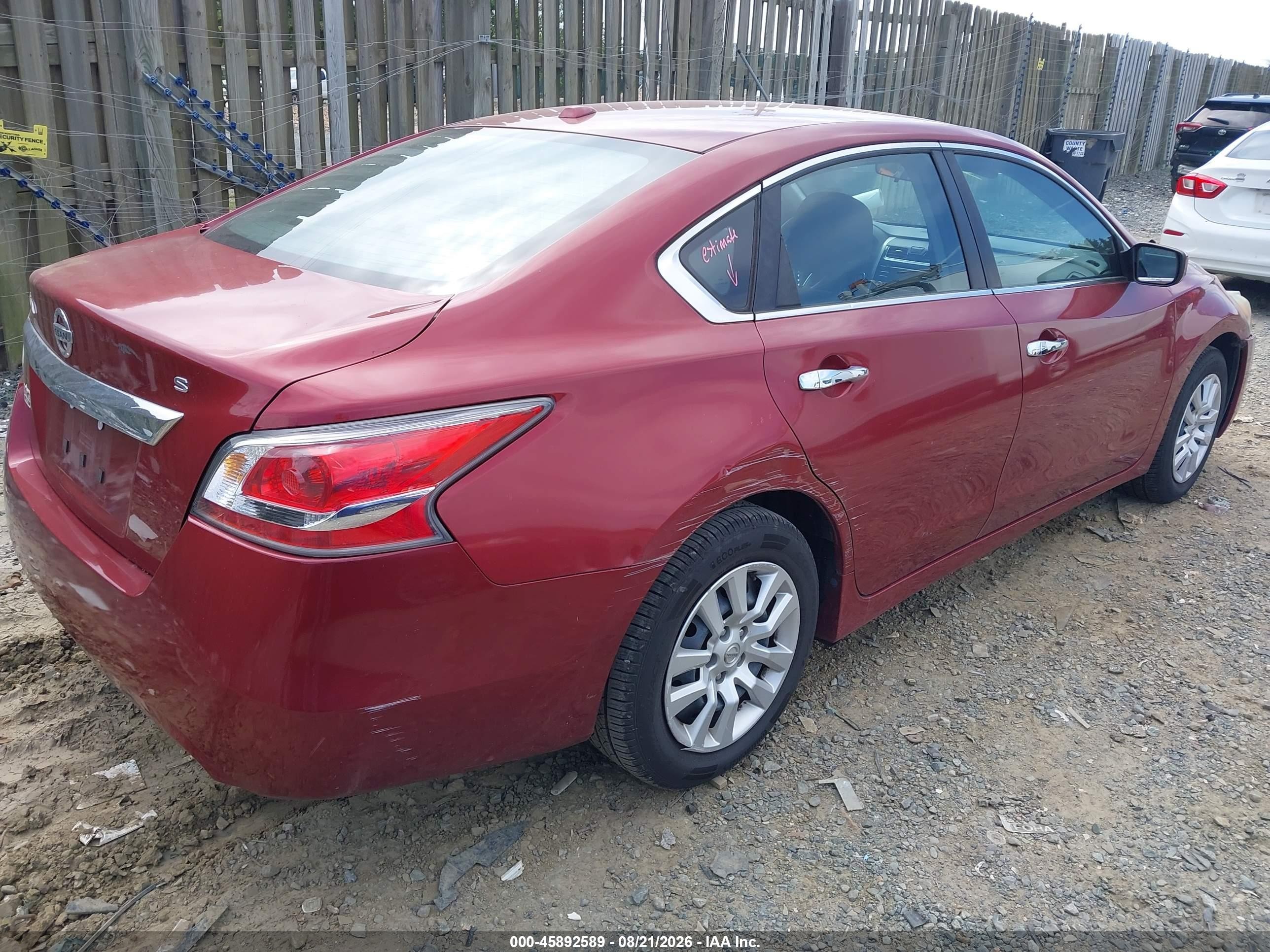 2015 Nissan Altima 2.5 S Red vin: 1N4AL3AP2FN326666
