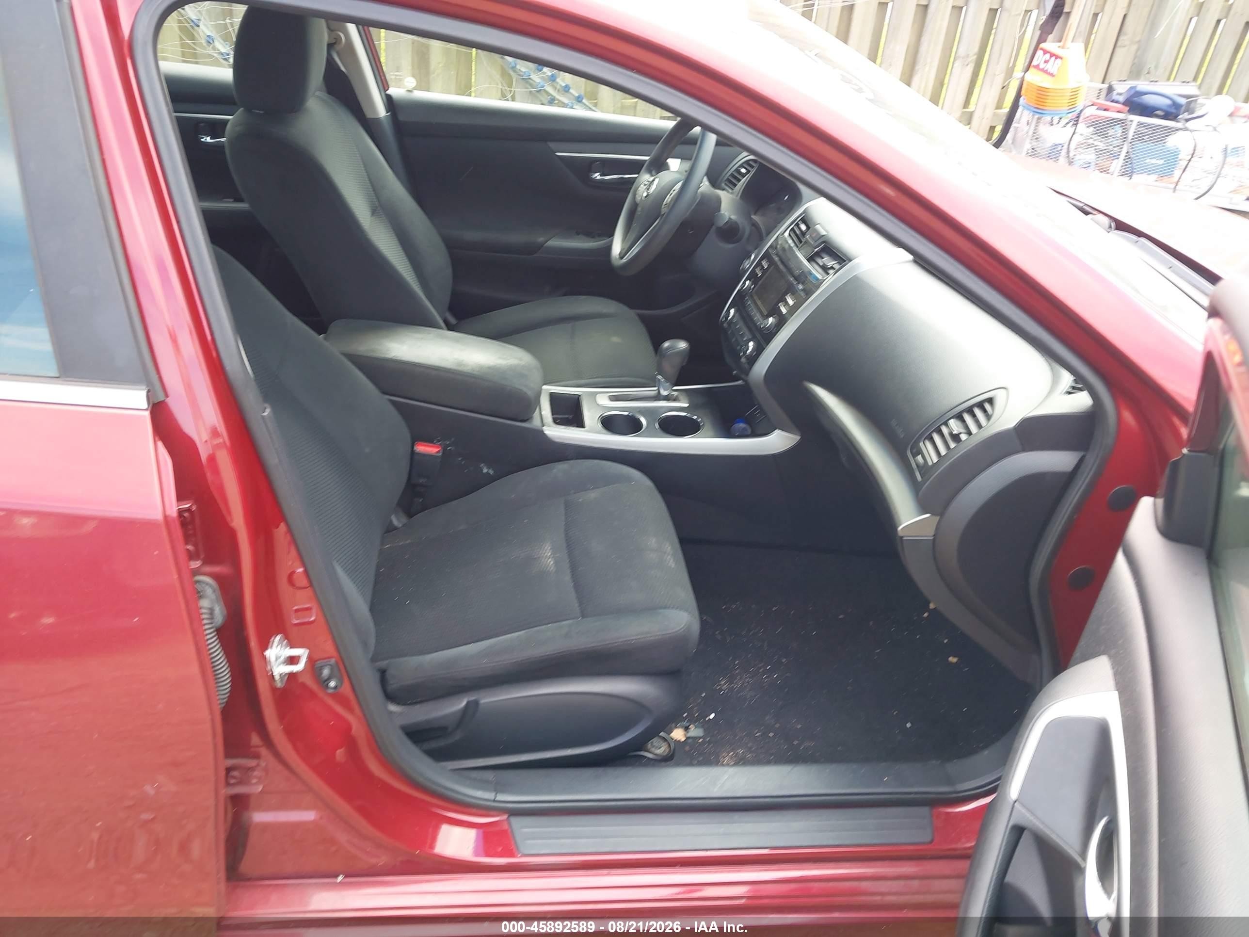 2015 Nissan Altima 2.5 S Red vin: 1N4AL3AP2FN326666