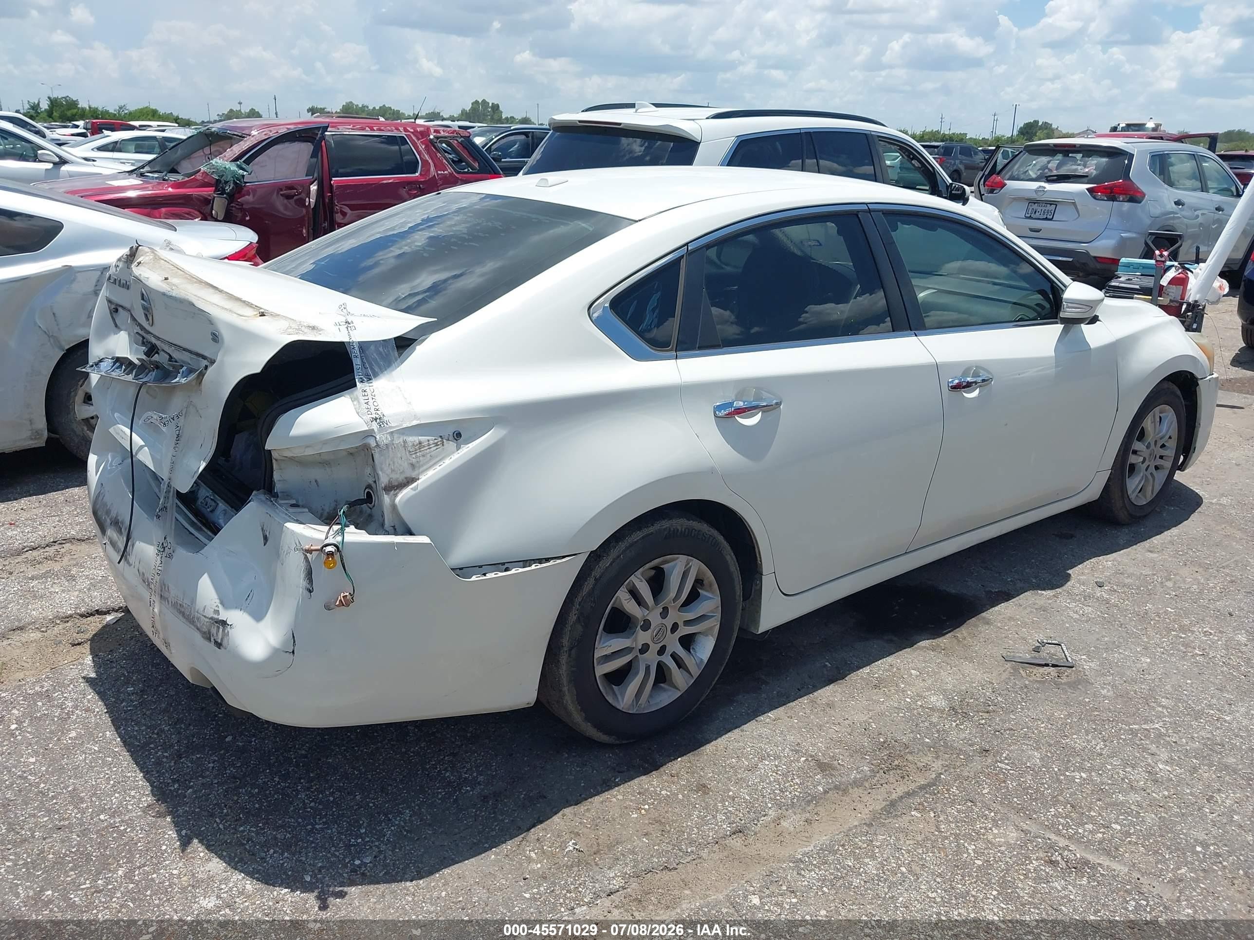 2015 Nissan Altima 2.5/2.5 S/2.5 Sl/2.5 Sv White vin: 1N4AL3AP2FN334279