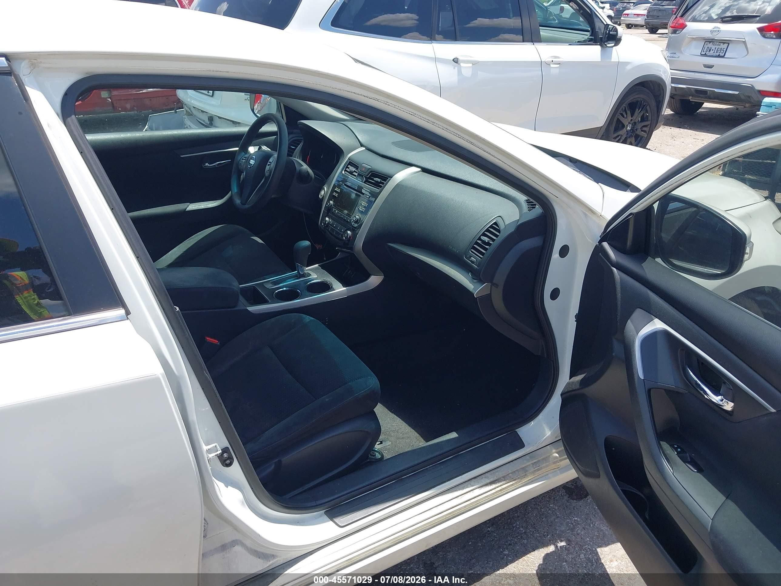 2015 Nissan Altima 2.5/2.5 S/2.5 Sl/2.5 Sv White vin: 1N4AL3AP2FN334279