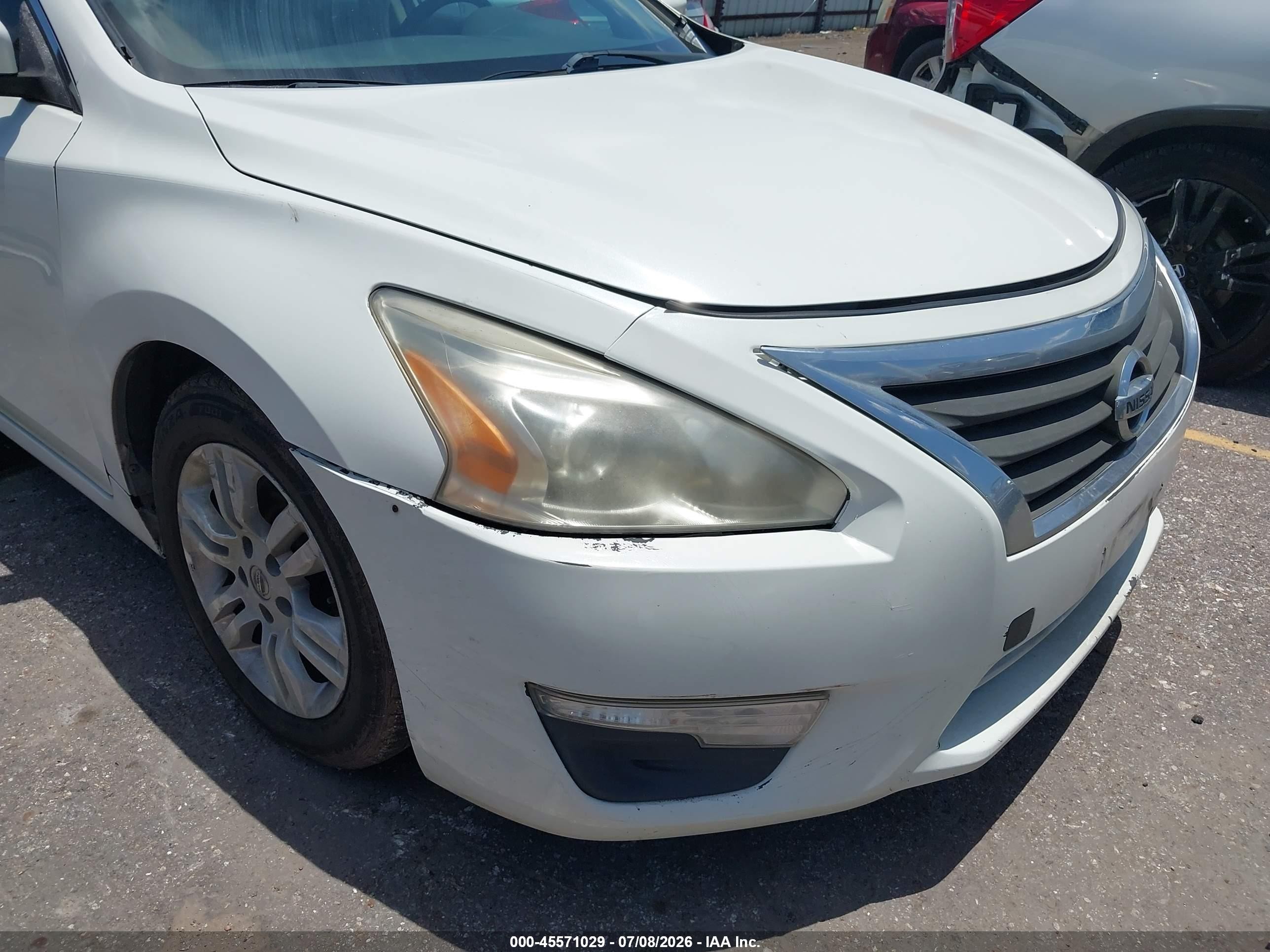 2015 Nissan Altima 2.5/2.5 S/2.5 Sl/2.5 Sv White vin: 1N4AL3AP2FN334279