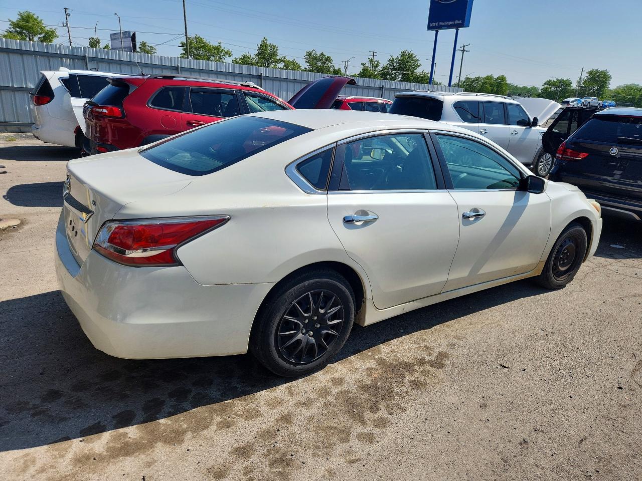2015 Nissan Altima 2.5 S White vin: 1N4AL3AP2FN334413