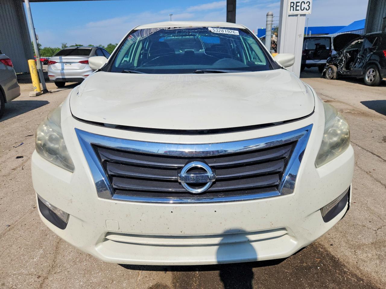 2015 Nissan Altima 2.5 S White vin: 1N4AL3AP2FN334413
