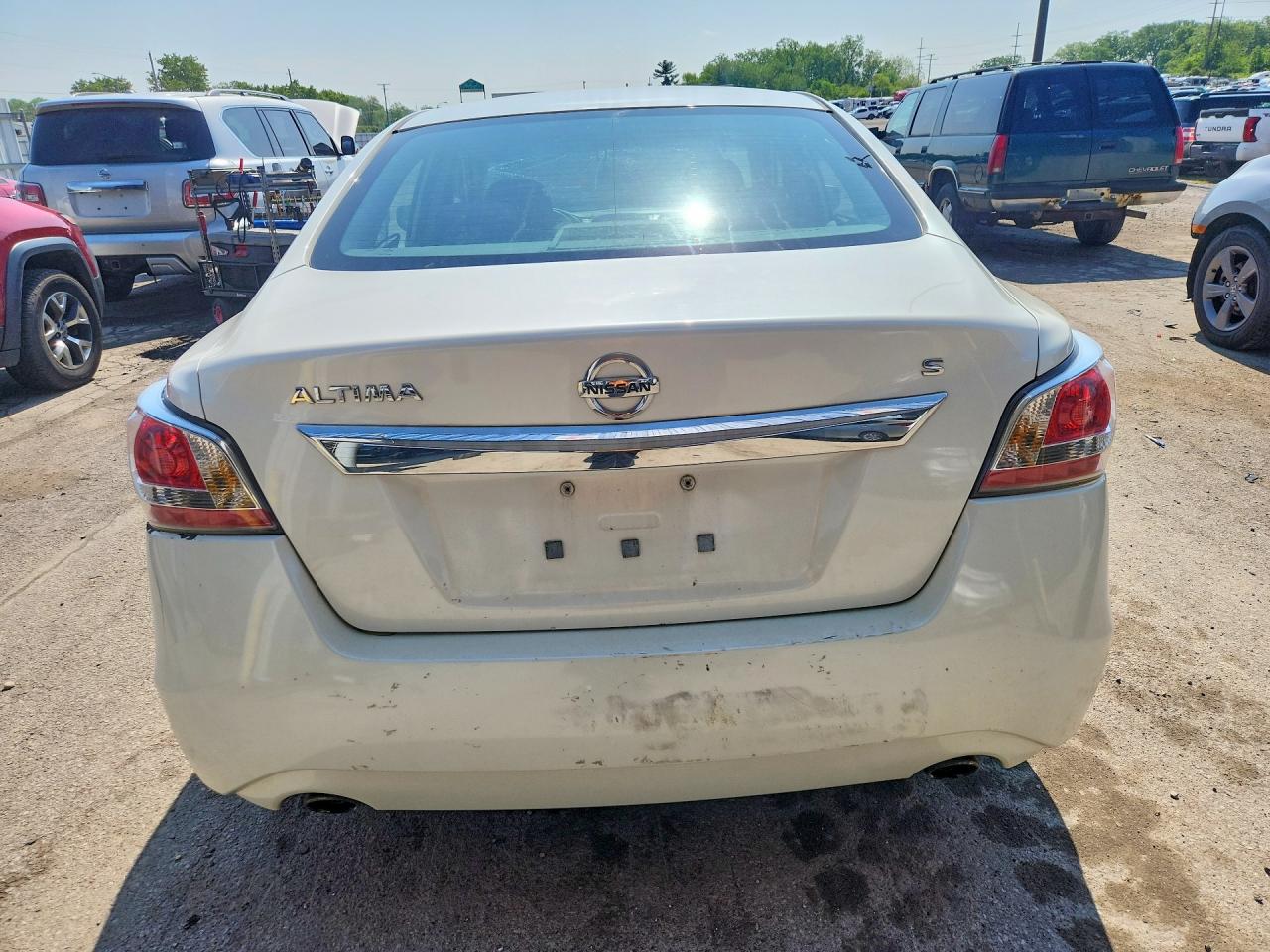 2015 Nissan Altima 2.5 S White vin: 1N4AL3AP2FN334413