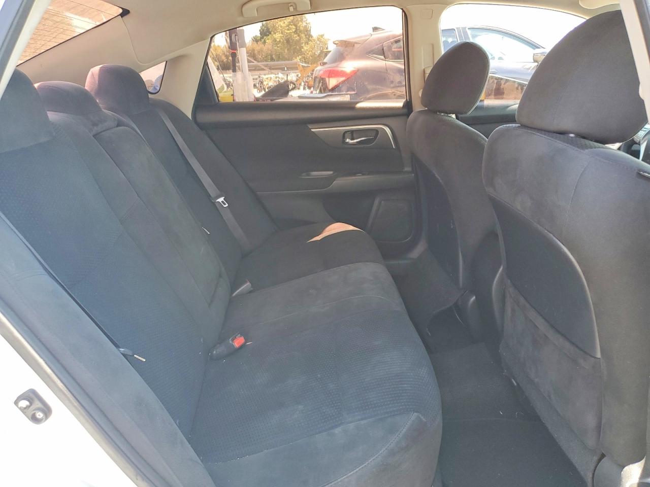 2015 Nissan Altima 2.5 S Silver vin: 1N4AL3AP2FN334914