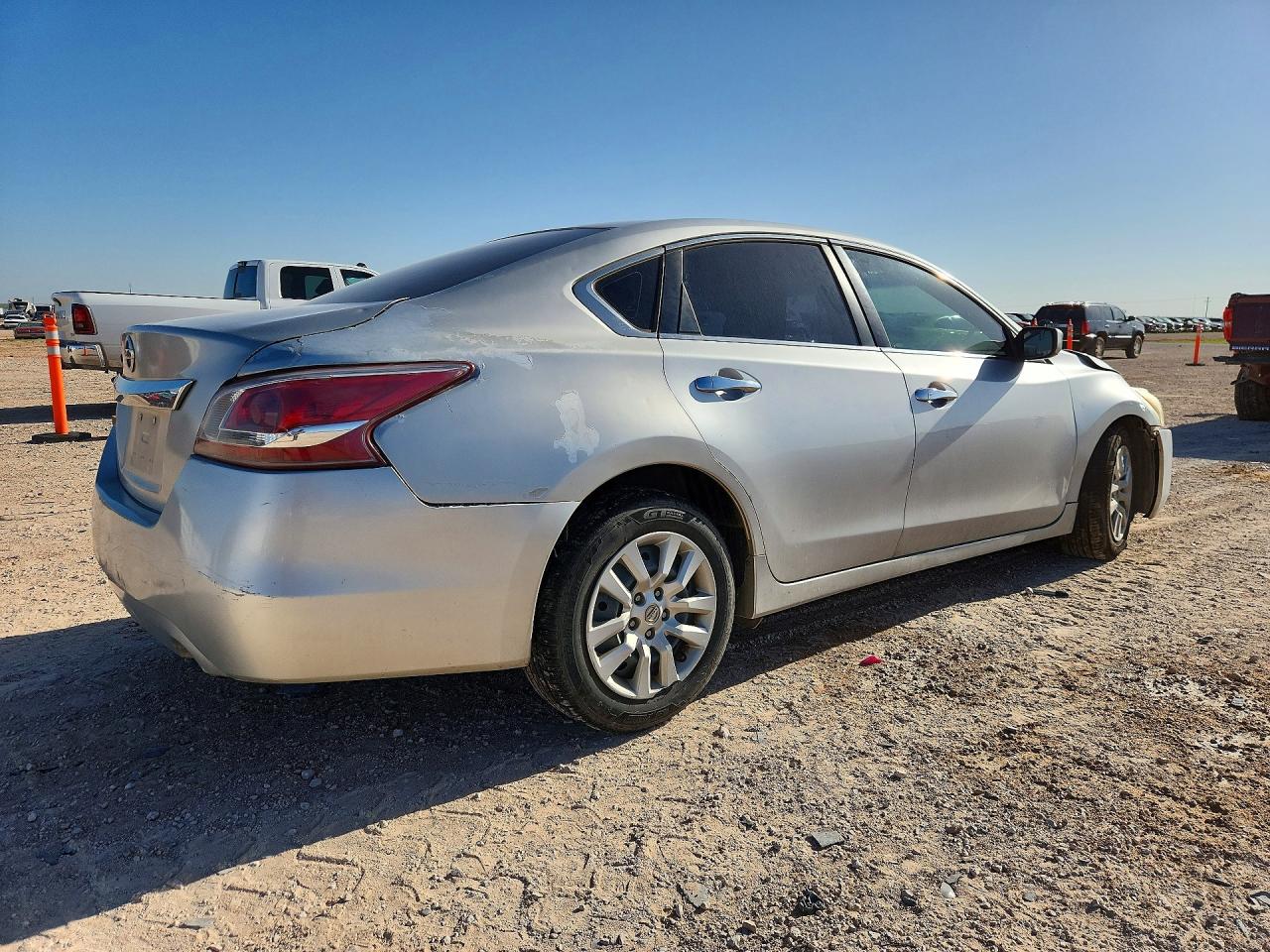 2015 Nissan Altima 2.5 S Серебряный vin: 1N4AL3AP2FN339708
