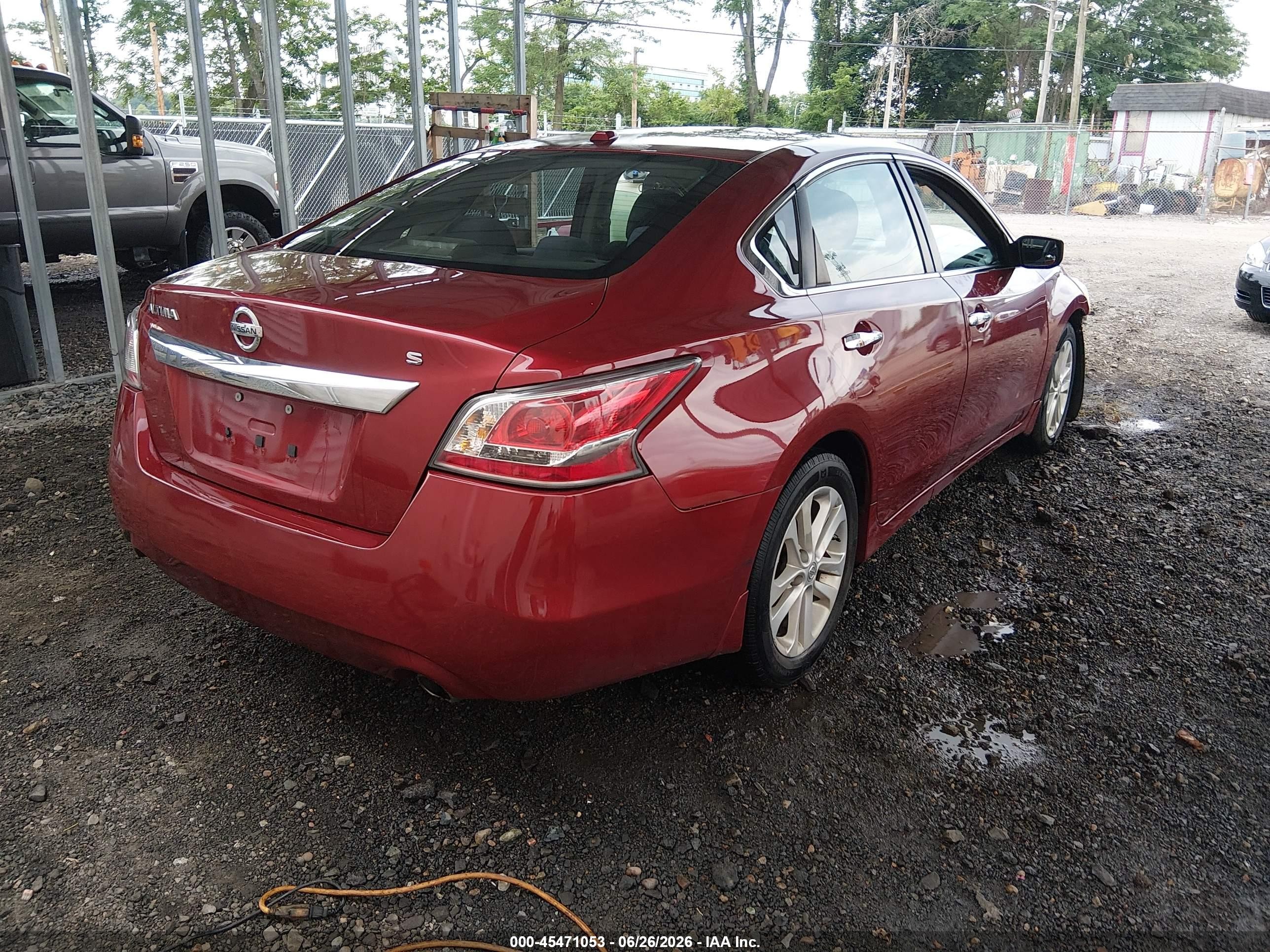 2015 Nissan Altima 2.5 S Red vin: 1N4AL3AP2FN340633