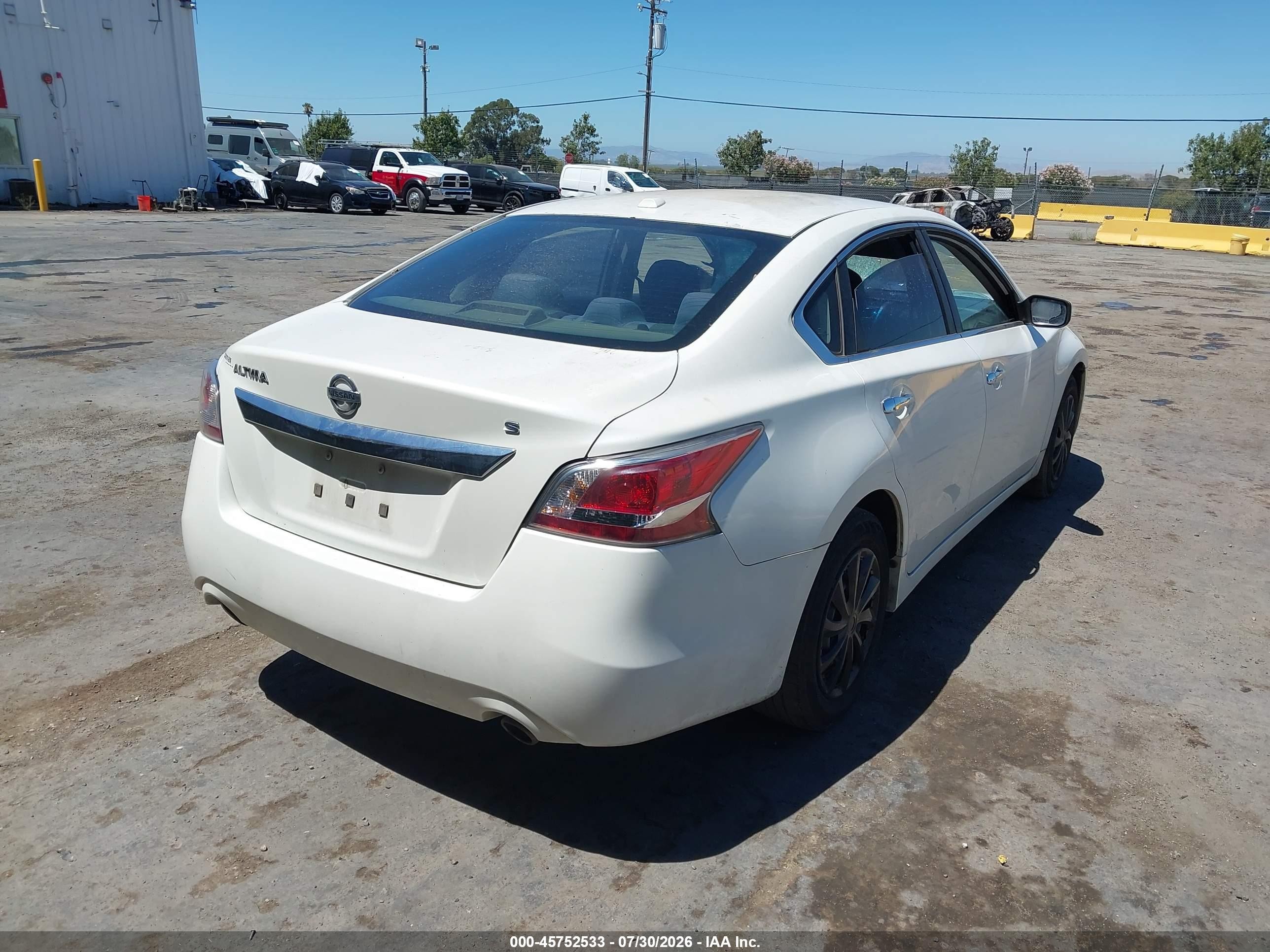 2015 Nissan Altima 2.5 S White vin: 1N4AL3AP2FN347534
